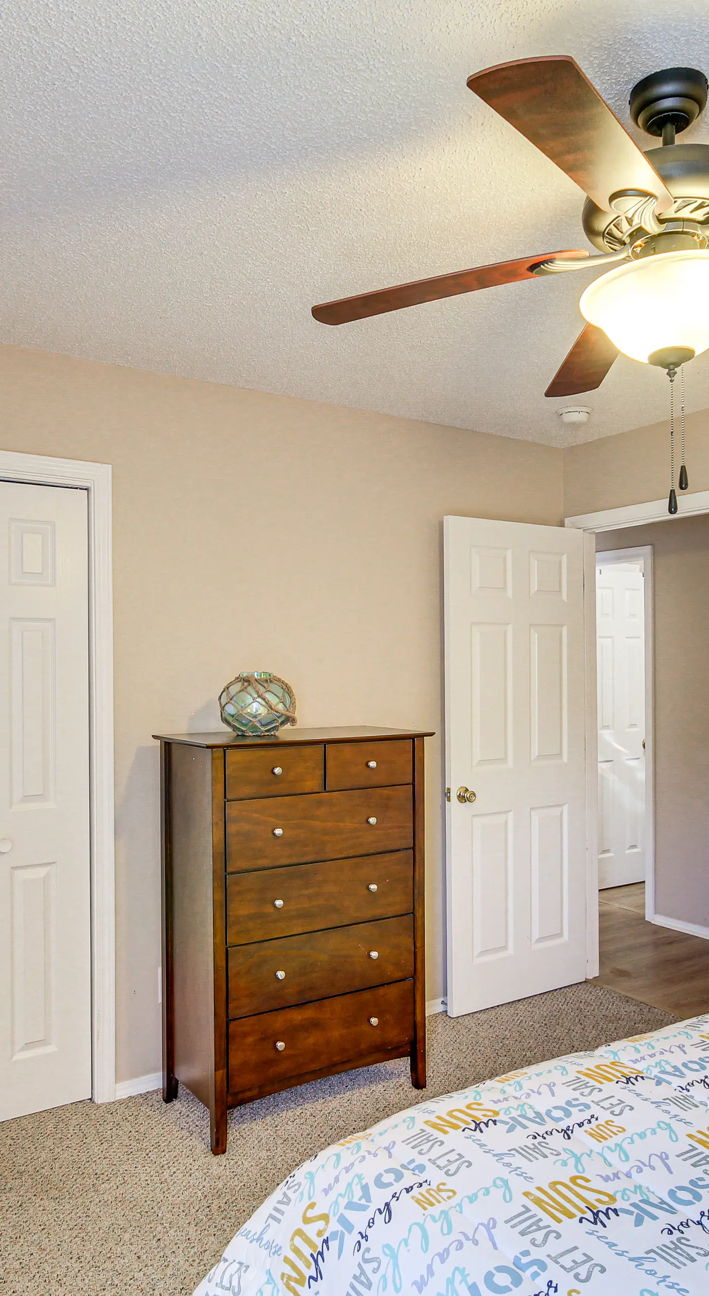 'Sea La Vie' Coastal Getaway Steps from the Beach