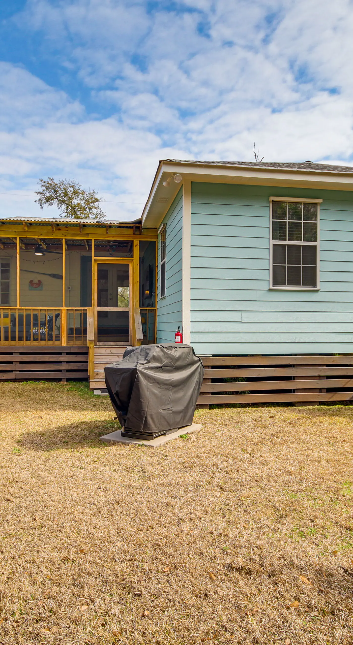 'Sea La Vie' Coastal Getaway Steps from the Beach