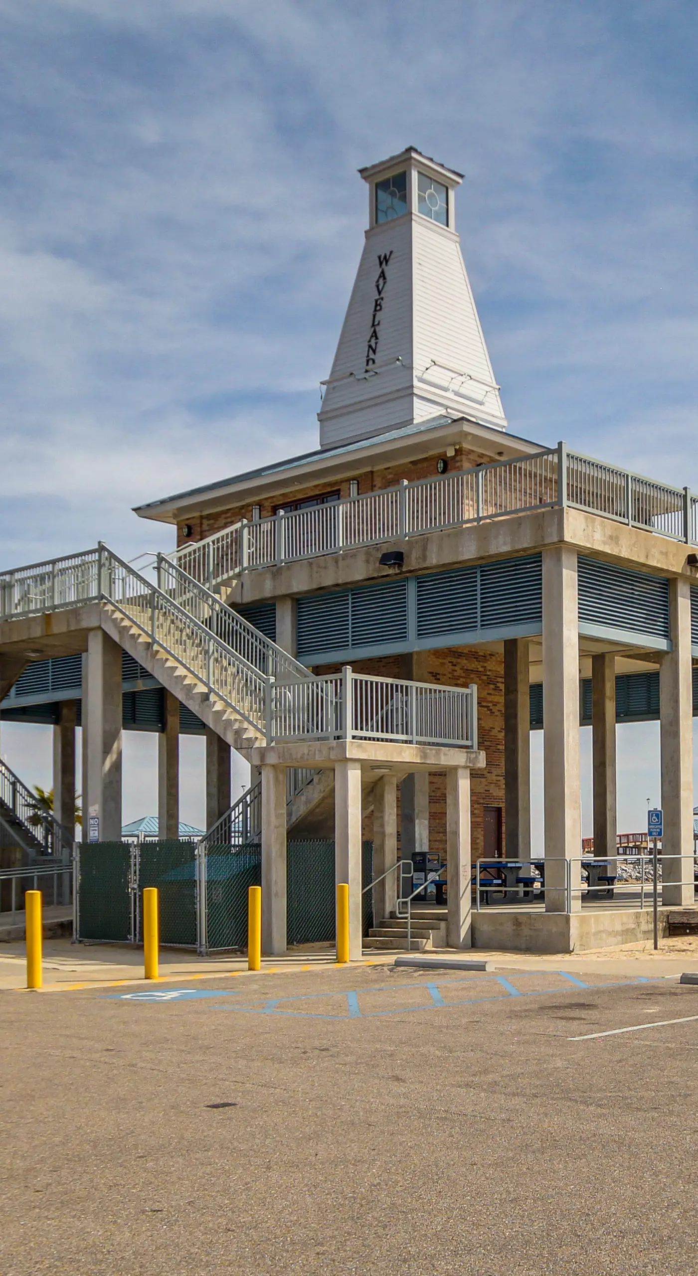 'Sea La Vie' Coastal Getaway Steps from the Beach