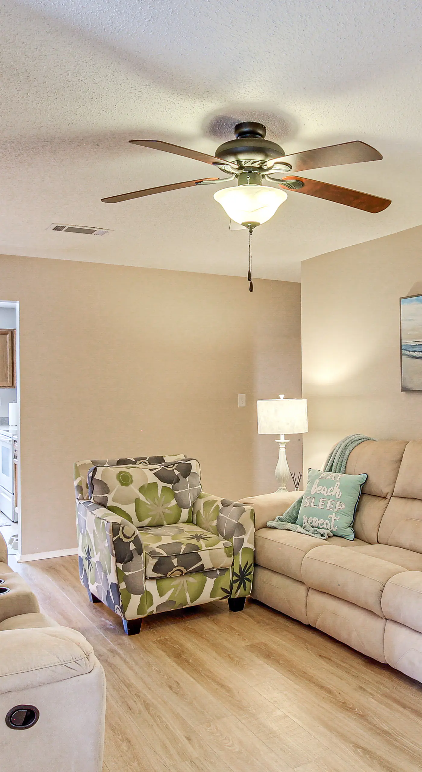 'Sea La Vie' Coastal Getaway Steps from the Beach