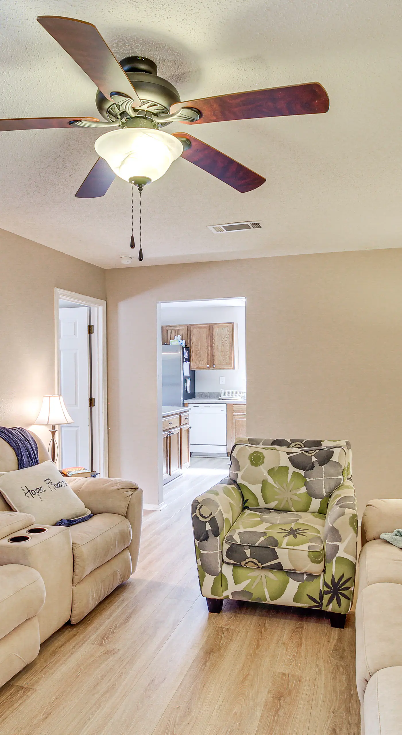 'Sea La Vie' Coastal Getaway Steps from the Beach