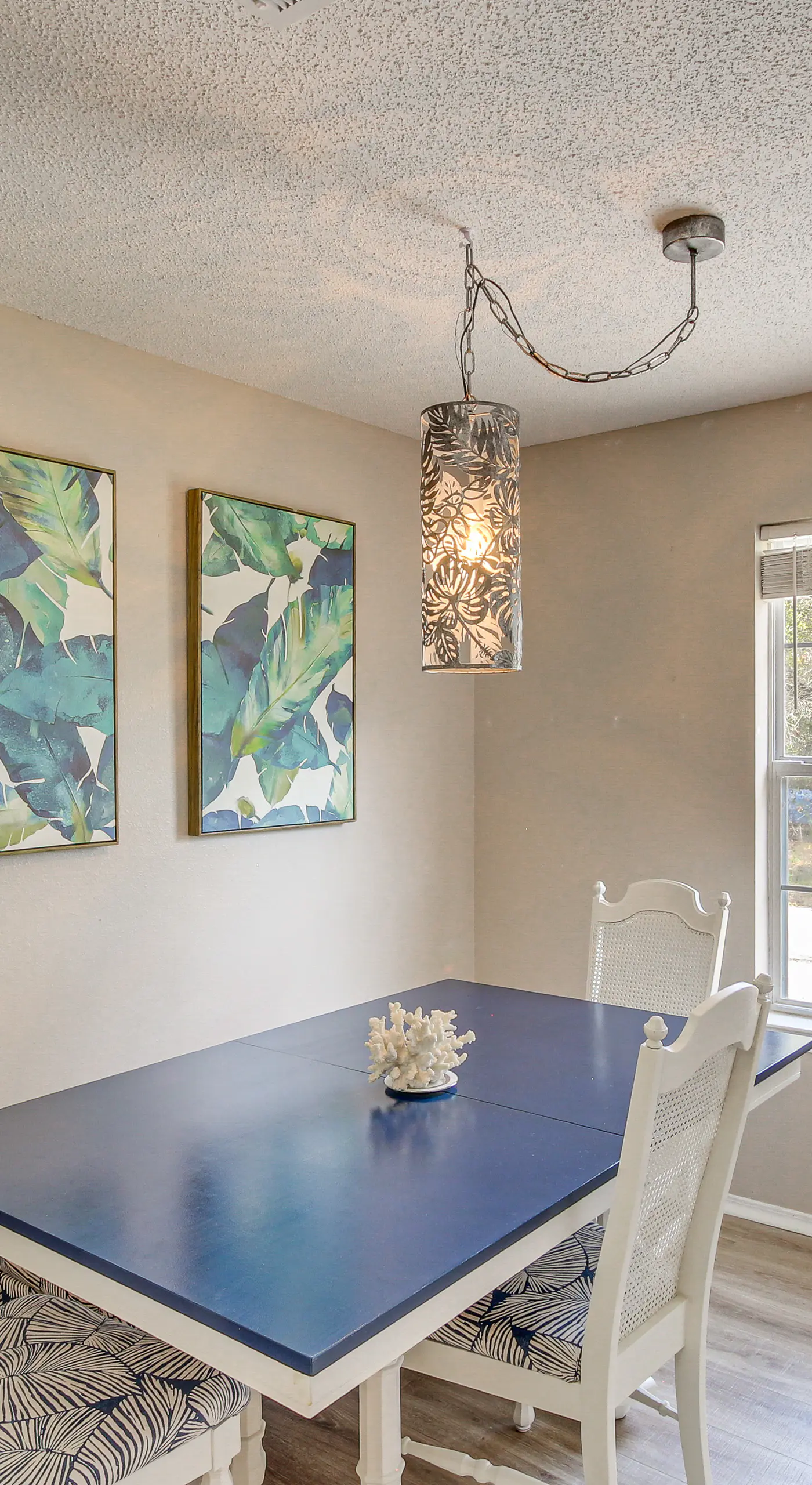 'Sea La Vie' Coastal Getaway Steps from the Beach