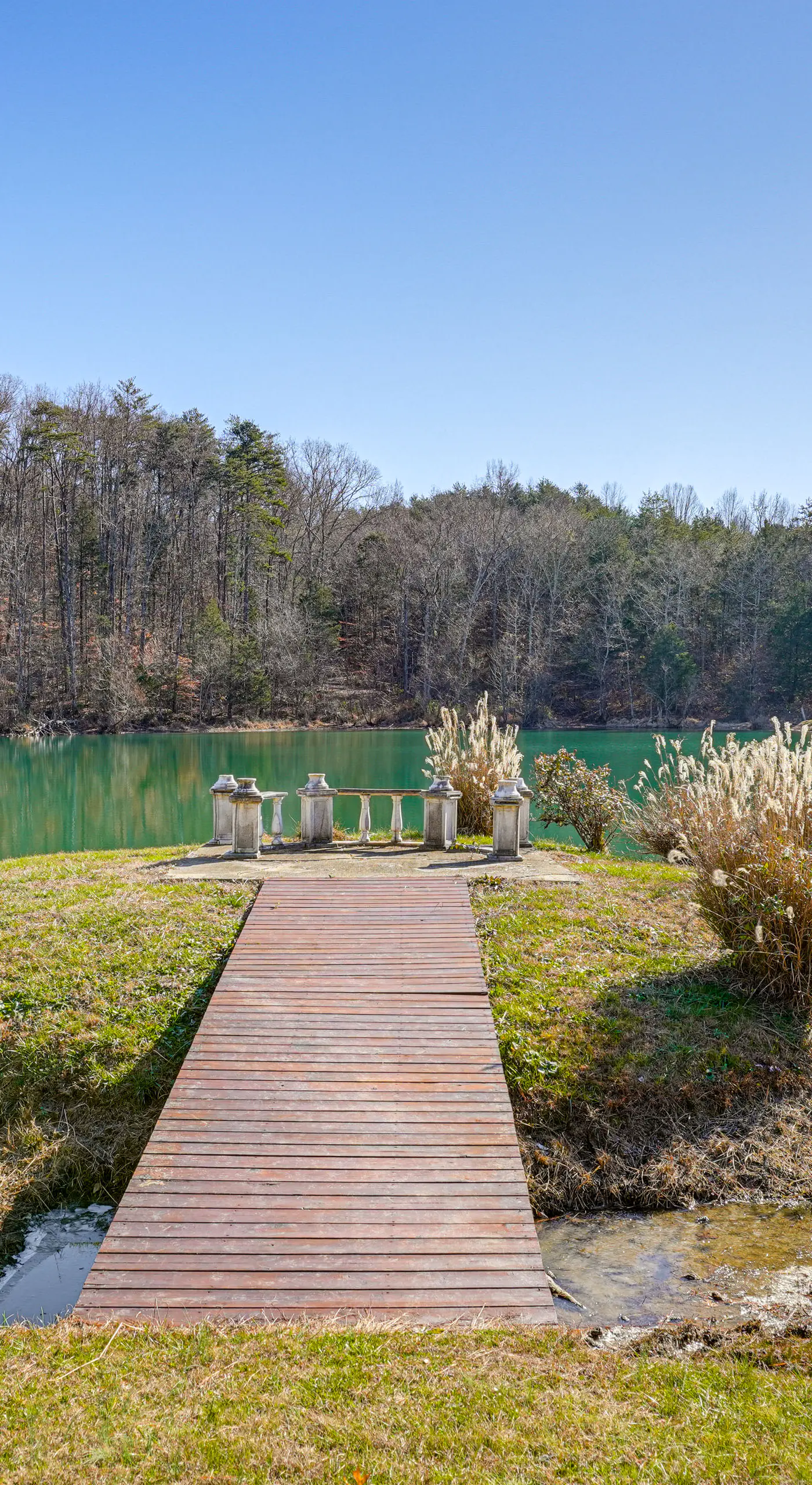Hike, Fish & Explore Chattanooga! Lake-View Home