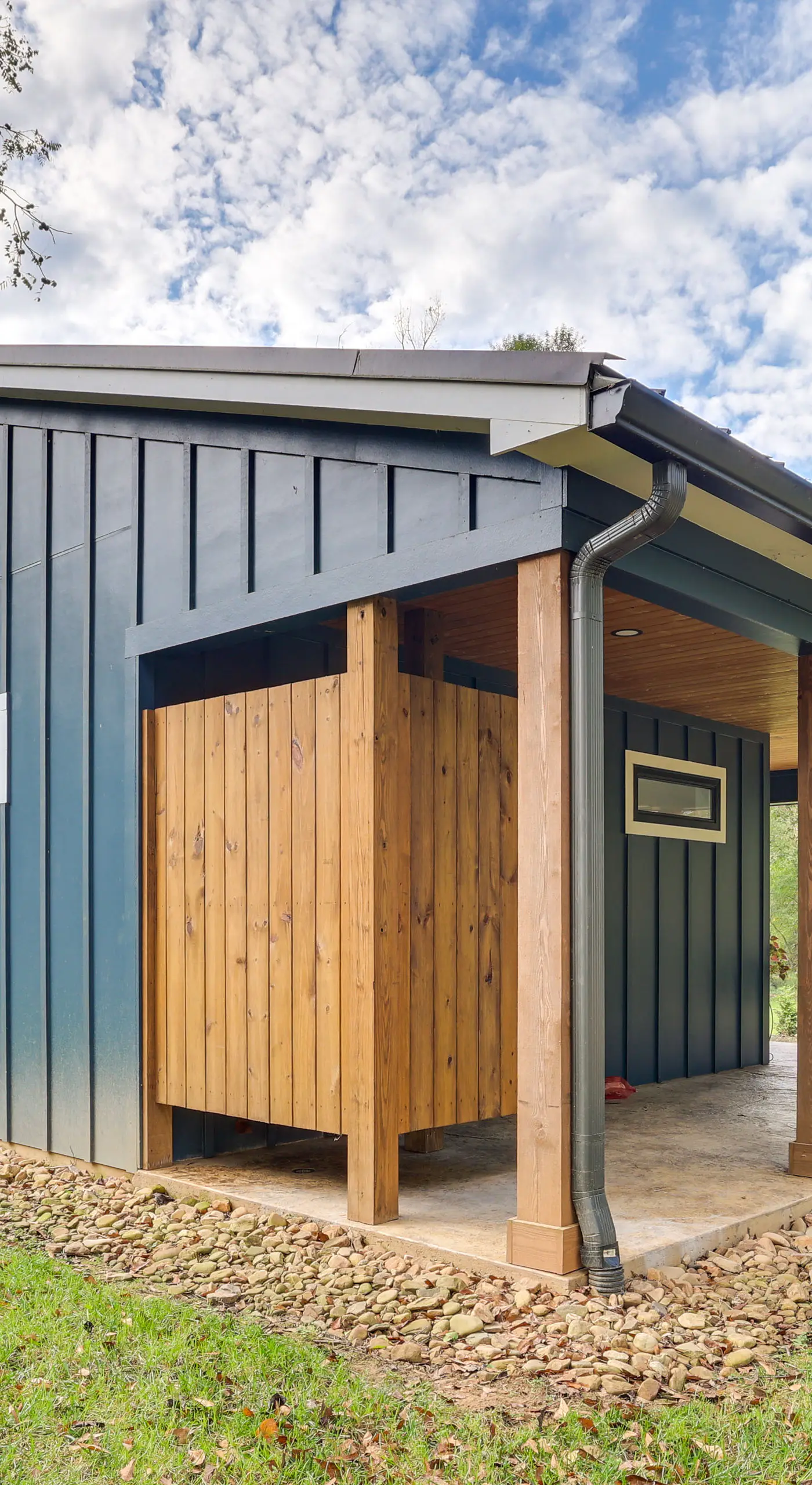 Waterfront 'Blue Spruce' Small Home in Wildwood!