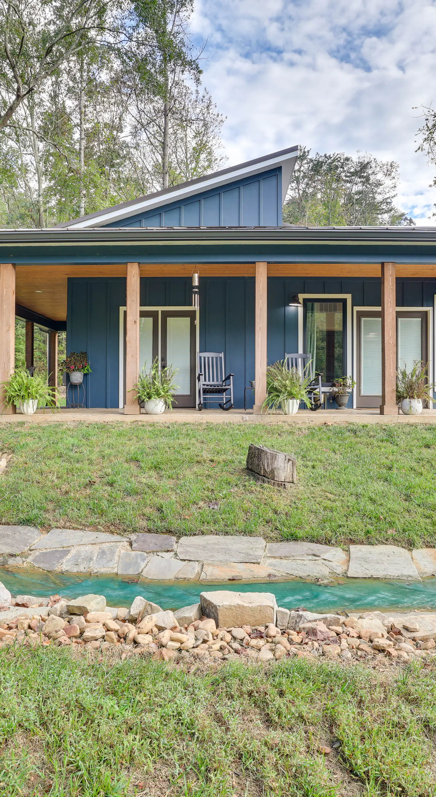 Waterfront 'Blue Spruce' Small Home in Wildwood!