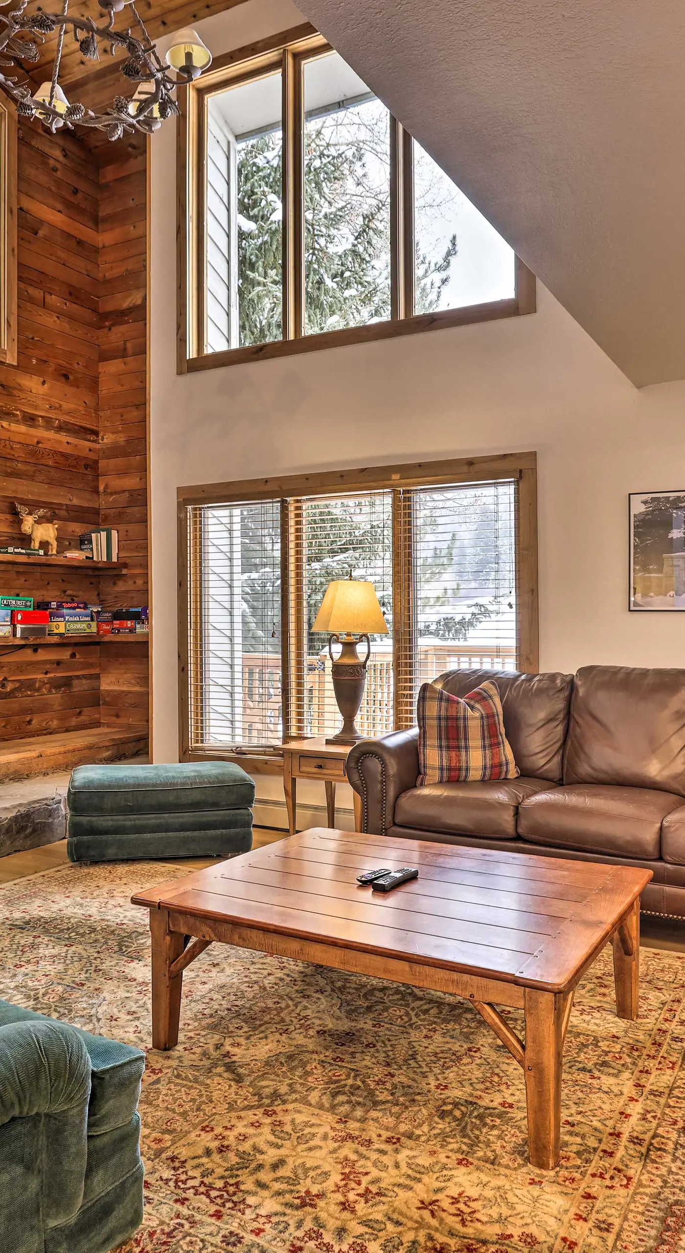 Luxe Vail Valley Retreat w/ Hot Tub!