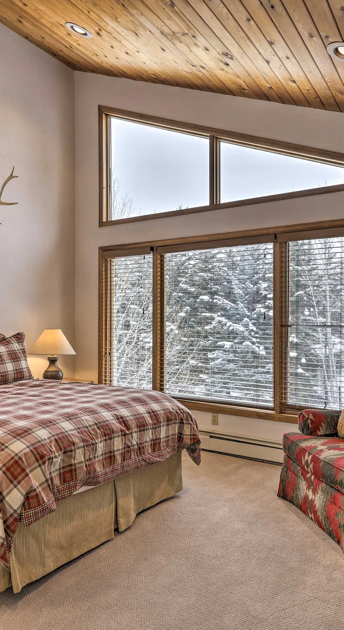 Luxe Vail Valley Retreat w/ Hot Tub!