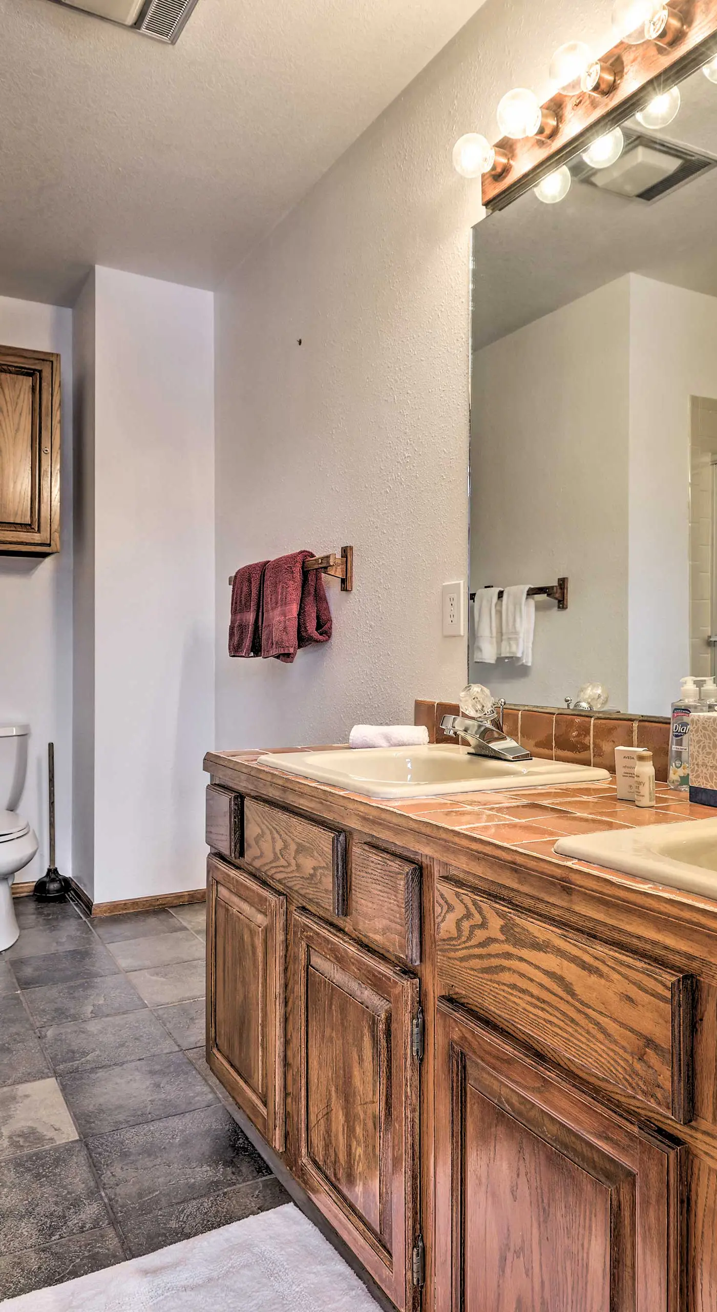 Luxe Vail Valley Retreat w/ Hot Tub!