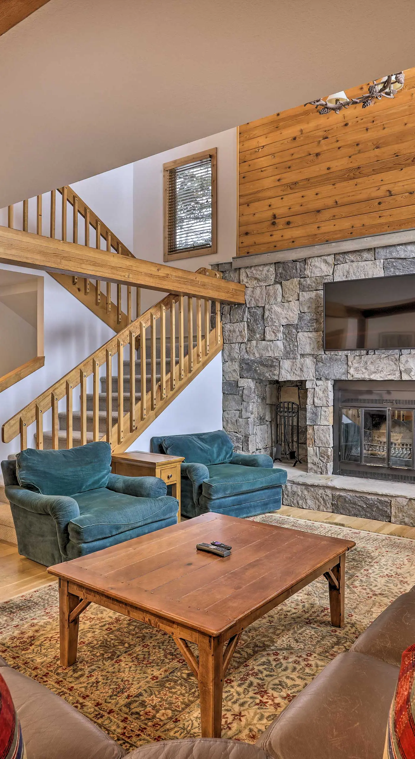 Luxe Vail Valley Retreat w/ Hot Tub!