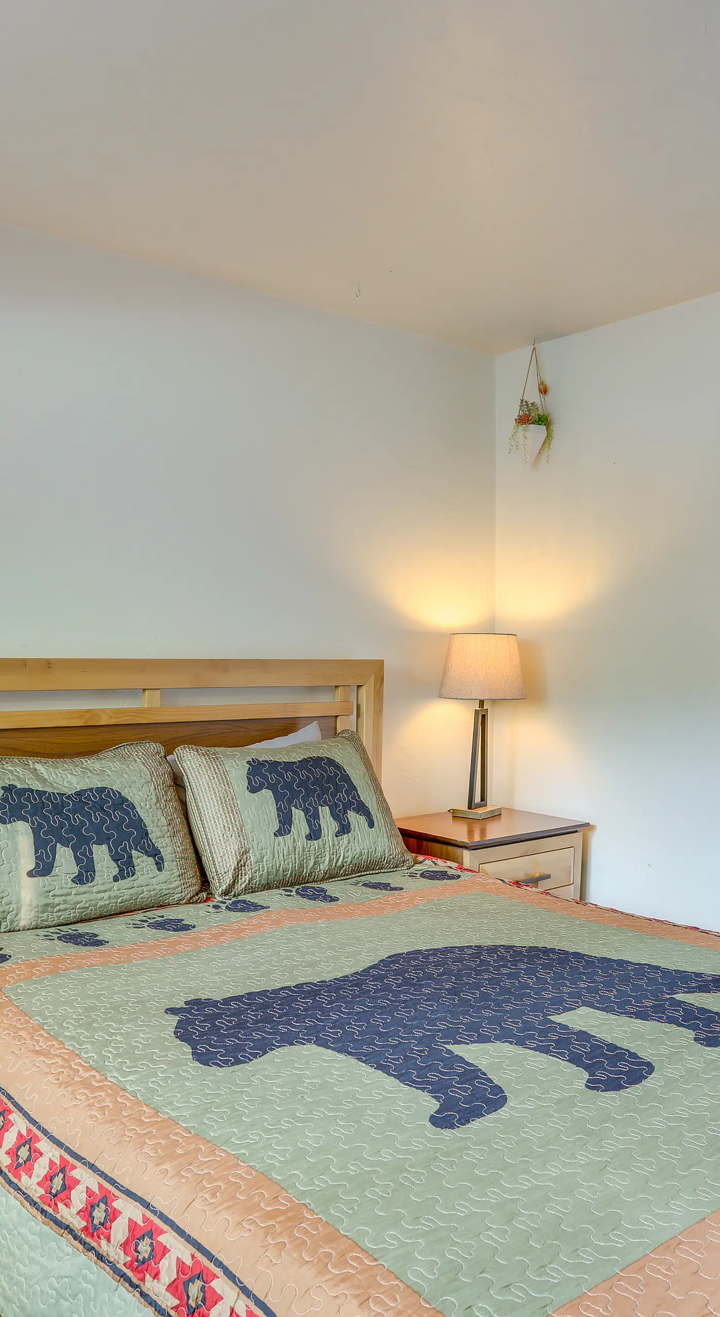 Eagle-Vail Hideaway w/ Golf, Ski, and More!