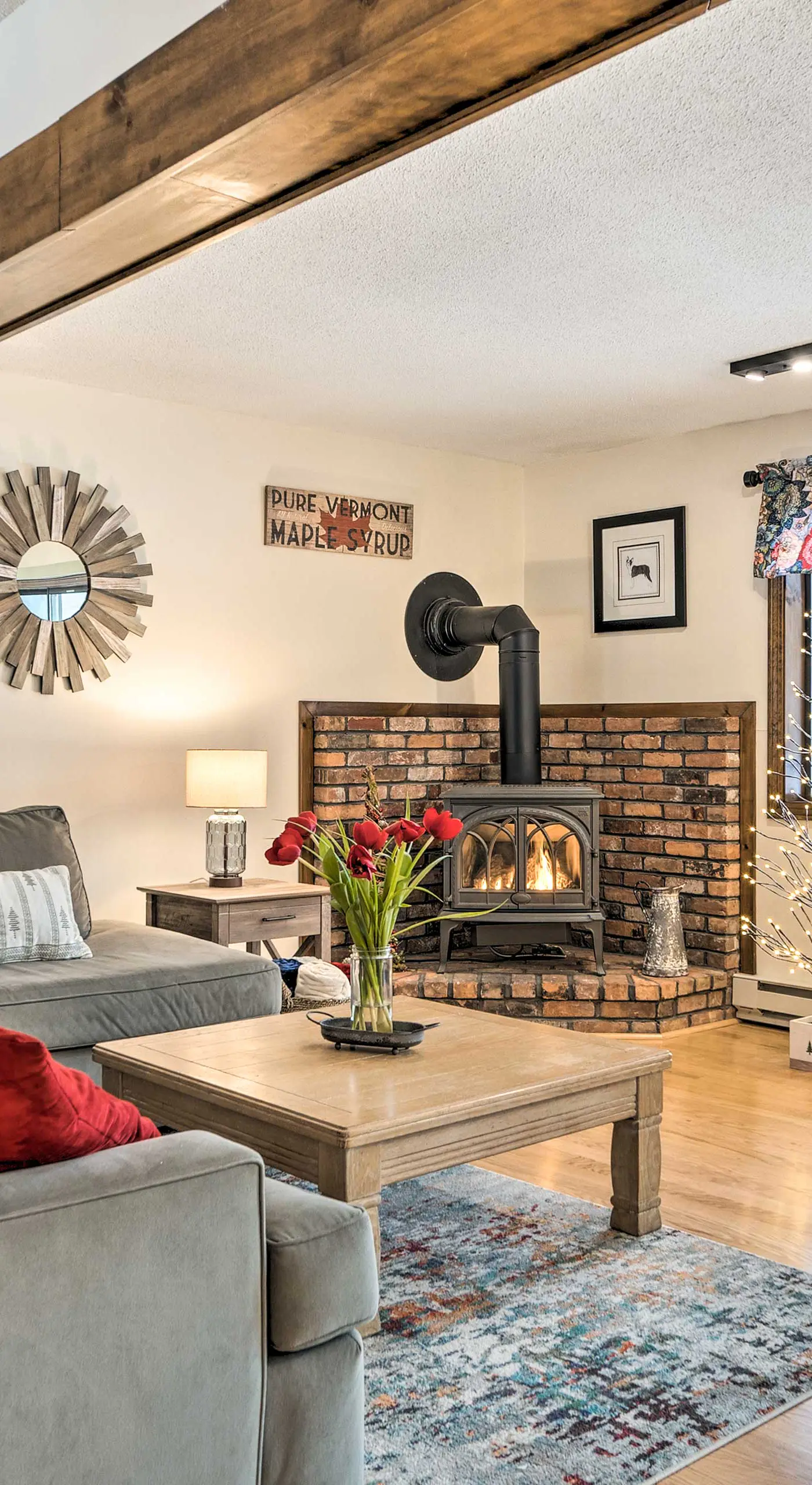 Hartford Escape w/ Fire Pit ~ 3 Mi to Ski & Golf!