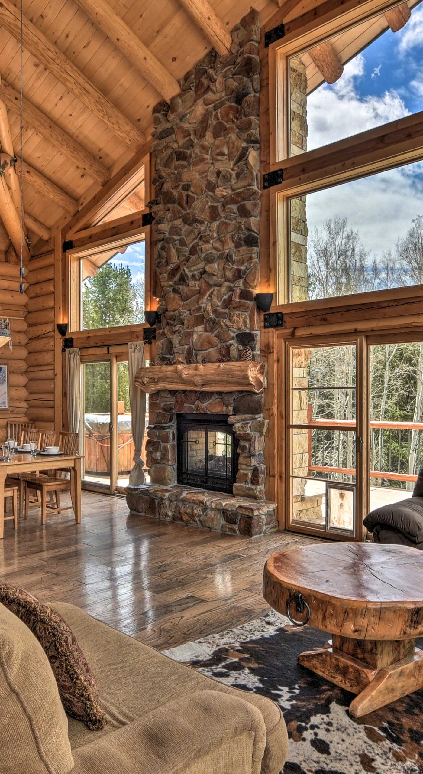 Spacious, Luxe Cabin w/ Mtn Views, Sauna & More!