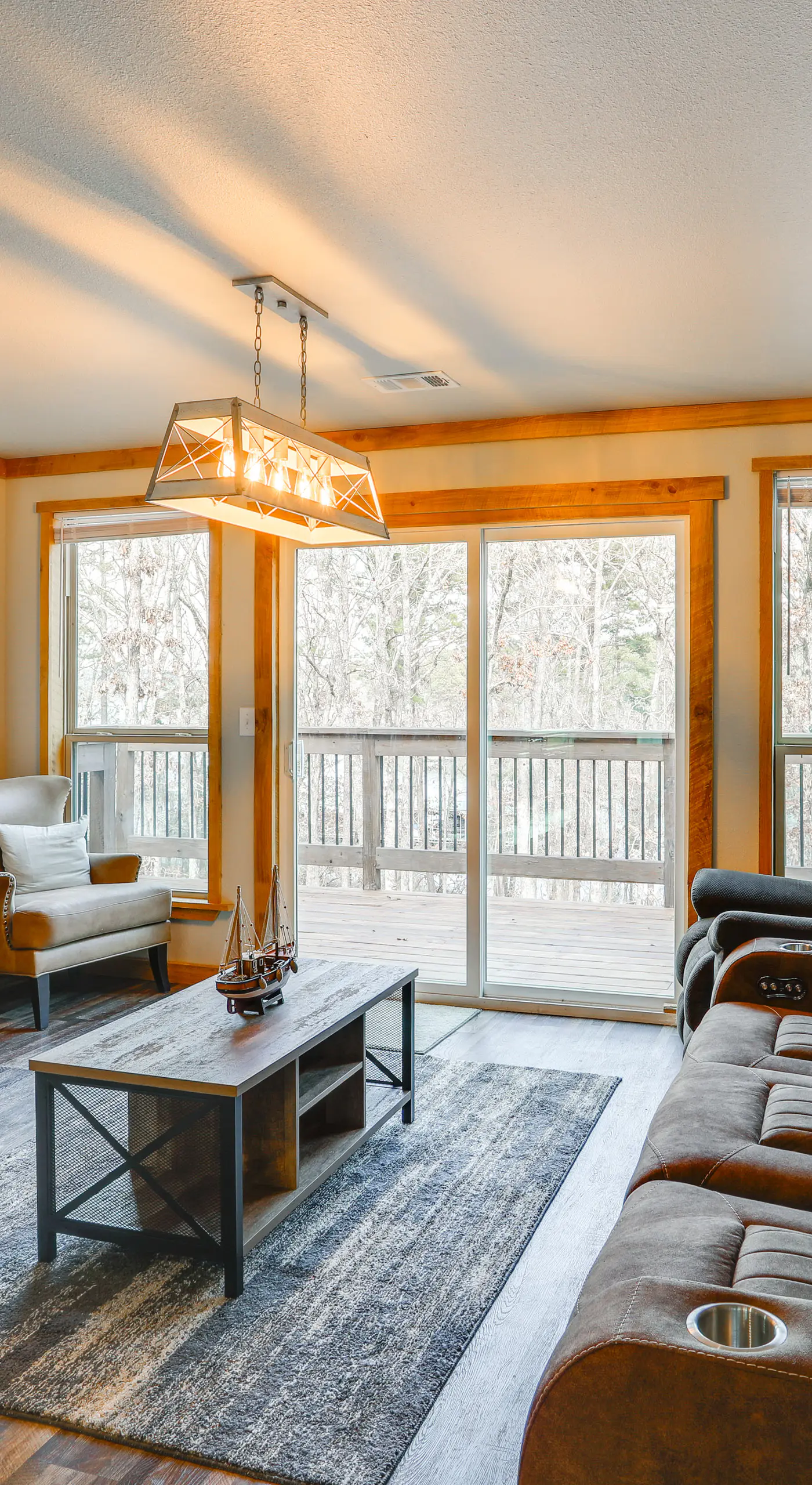 Greers Ferry Lake Access & Deck: Group Getaway!