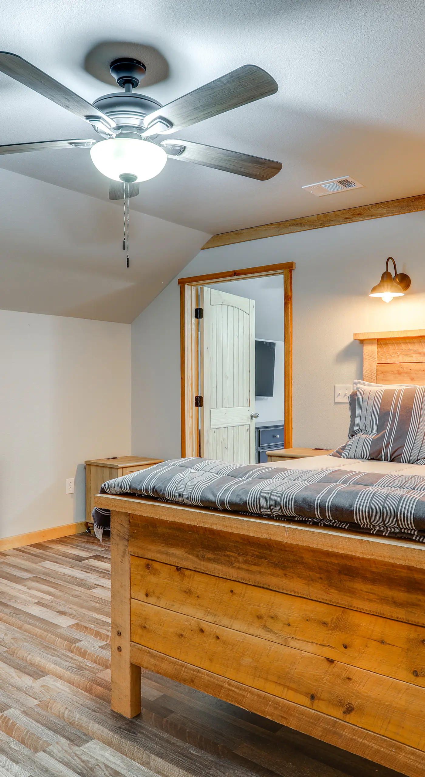 Greers Ferry Lake Access & Deck: Group Getaway!