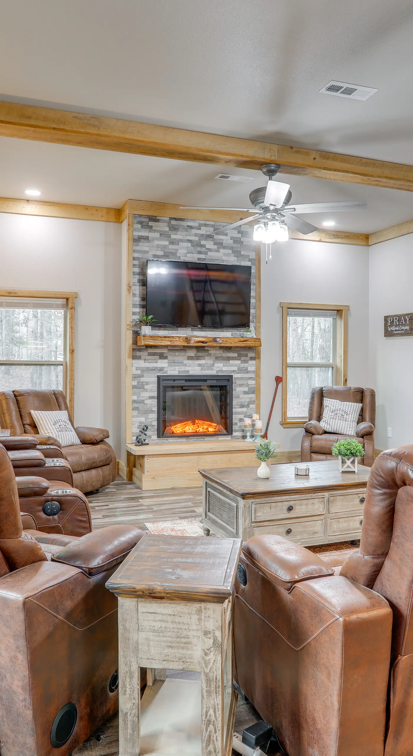 Greers Ferry Lake Access & Deck: Group Getaway!