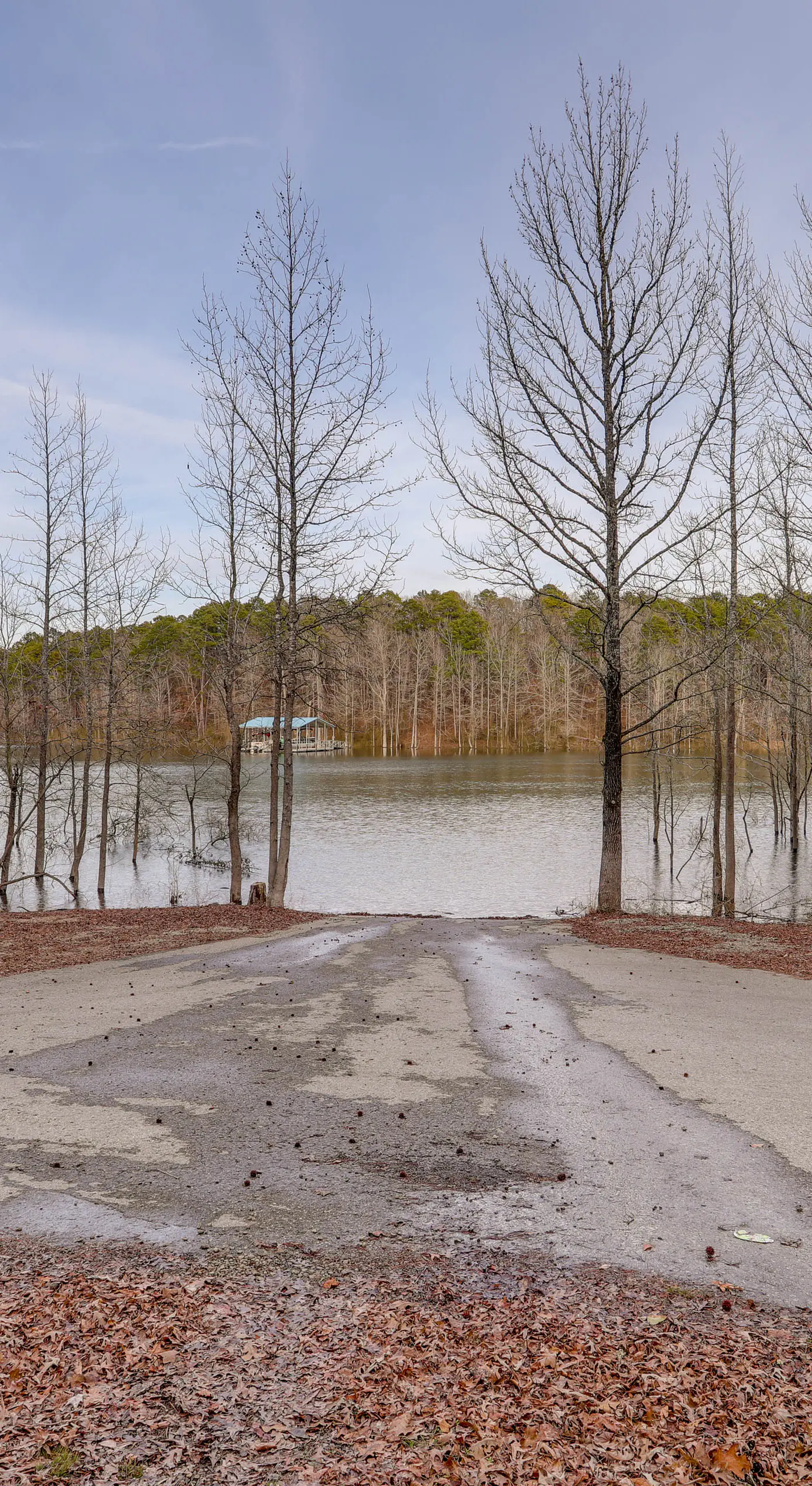 Greers Ferry Lake Access & Deck: Group Getaway!