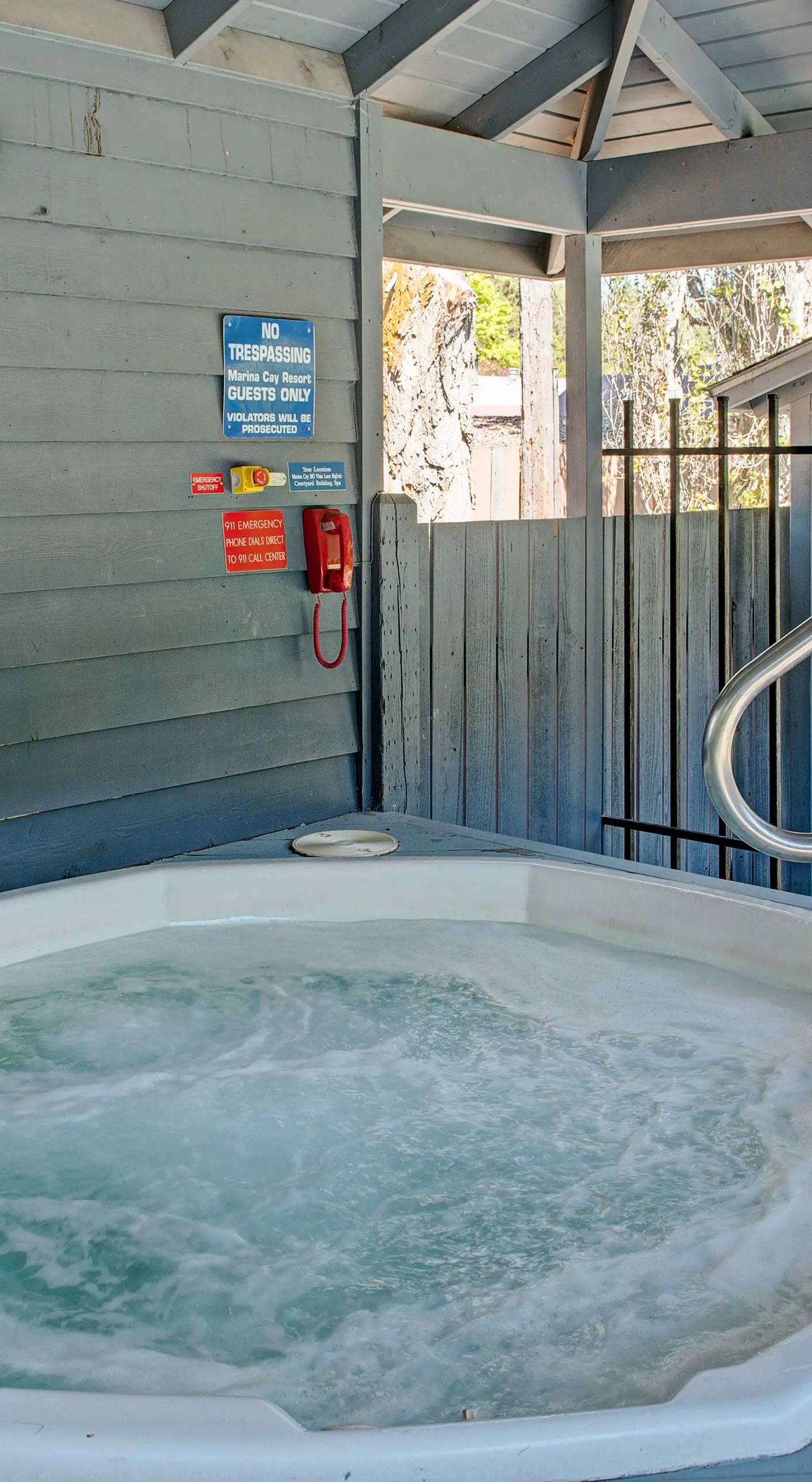 Beautiful Bigfork Condo w/ Hot Tub Access!