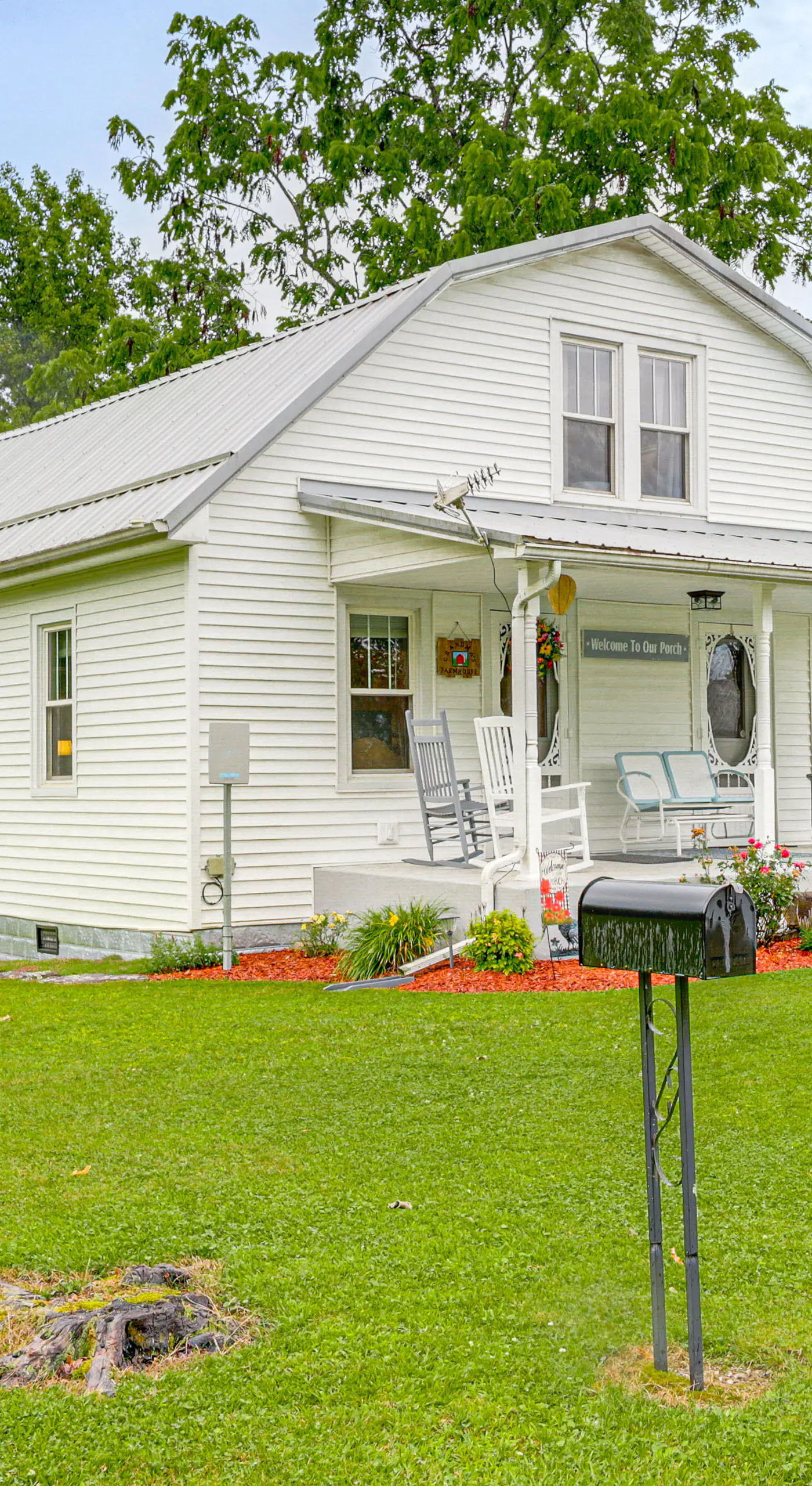 'Grandma's Farm House' on 125 Acres w/ Fire Pit!