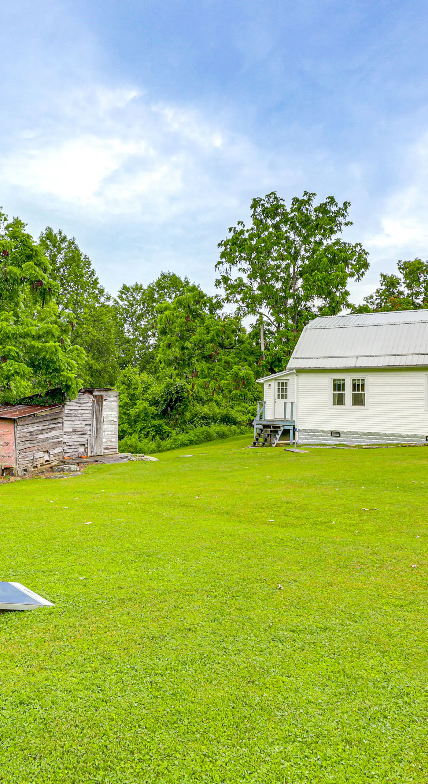 'Grandma's Farm House' on 125 Acres w/ Fire Pit!