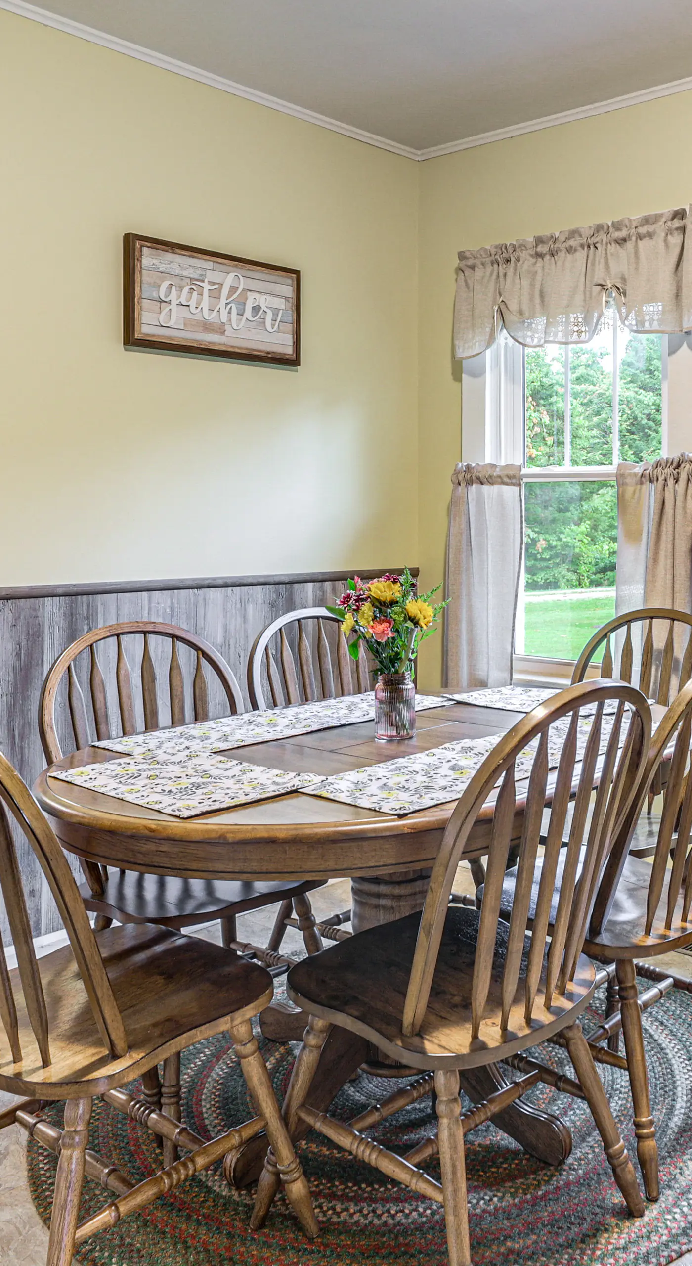 'Grandma's Farm House' on 125 Acres w/ Fire Pit!