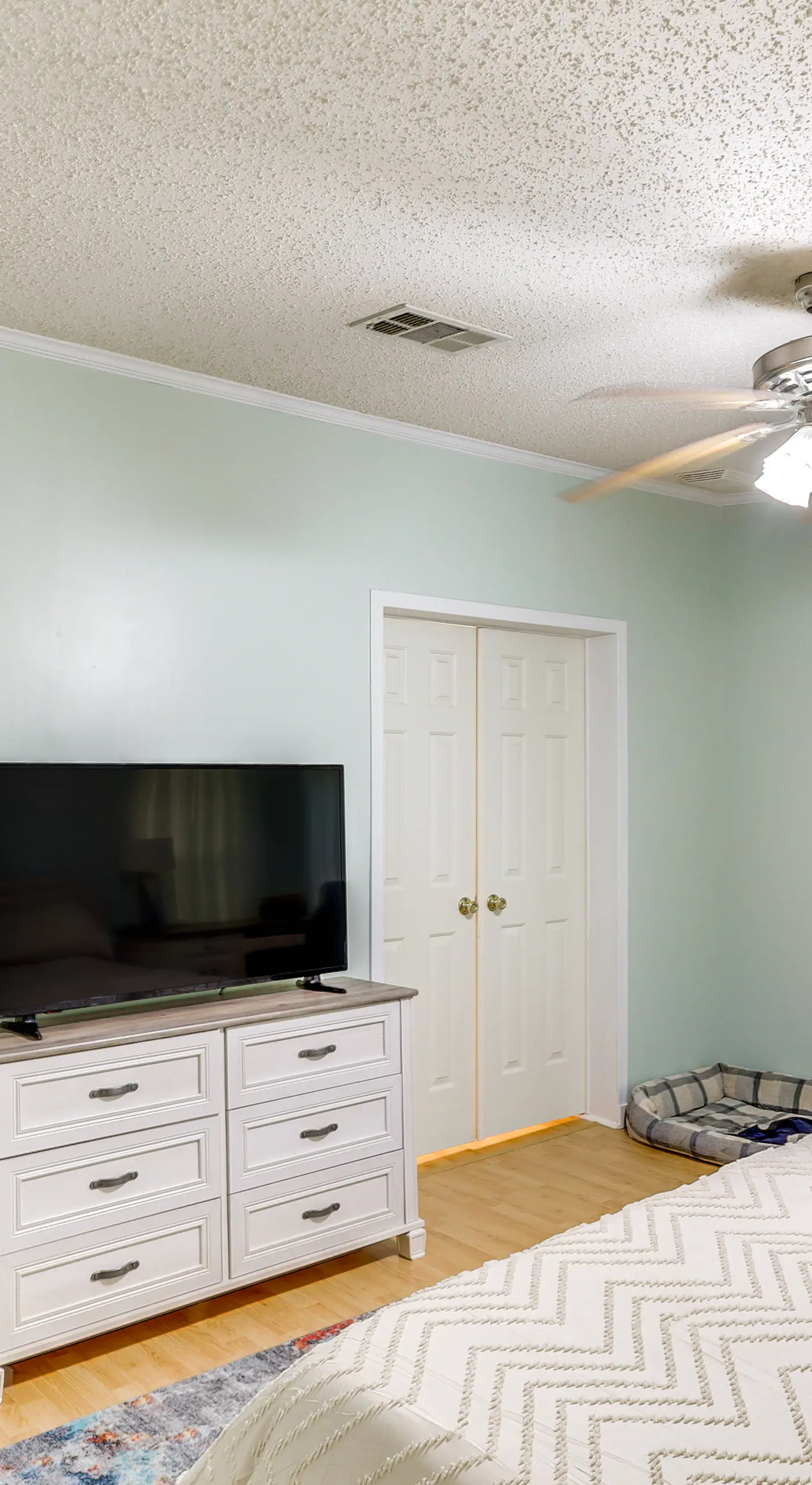 Pet-Friendly Sparta Retreat: Porches & Fire Pit!
