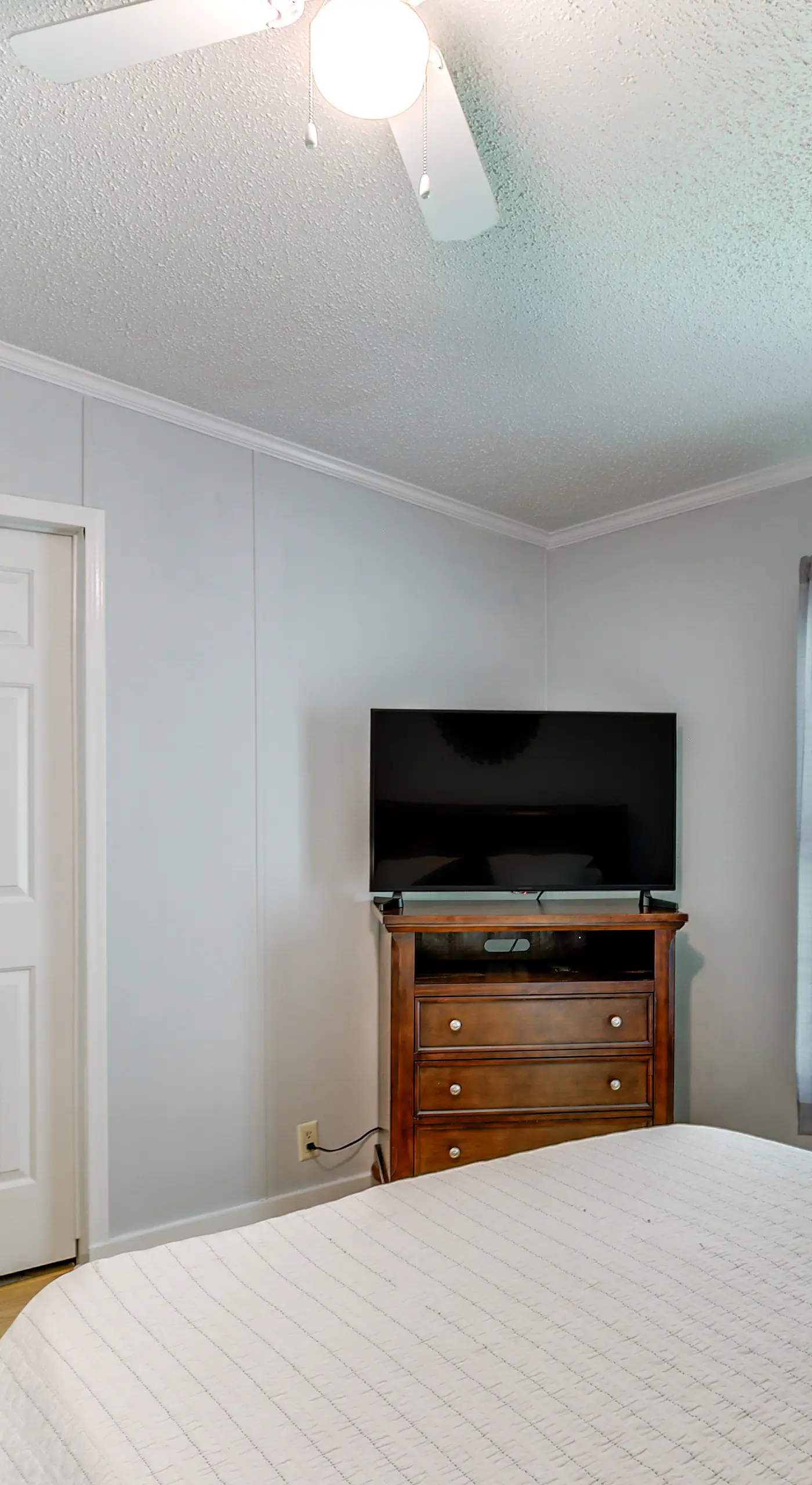 Pet-Friendly Sparta Retreat: Porches & Fire Pit!