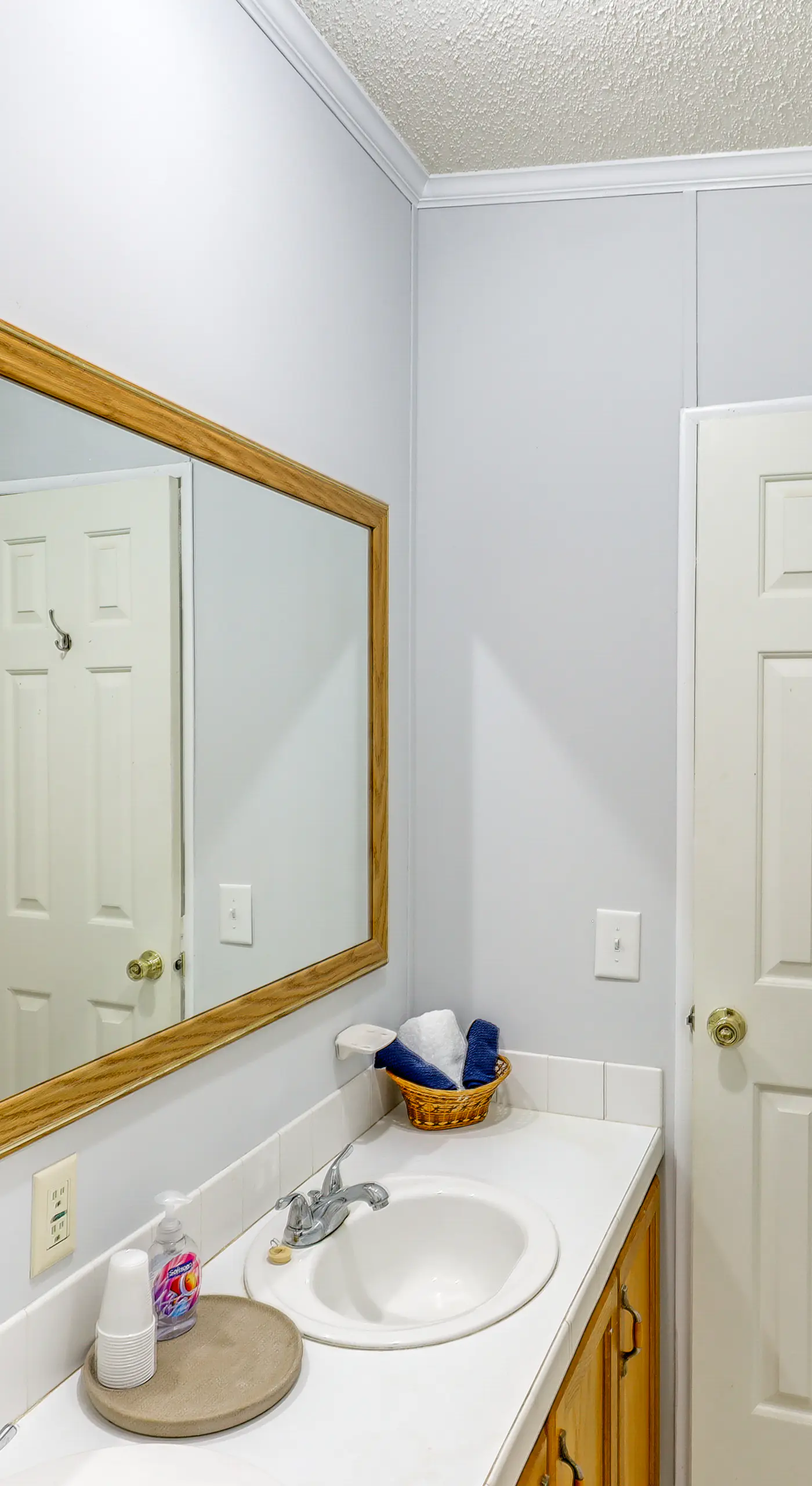Pet-Friendly Sparta Retreat: Porches & Fire Pit!