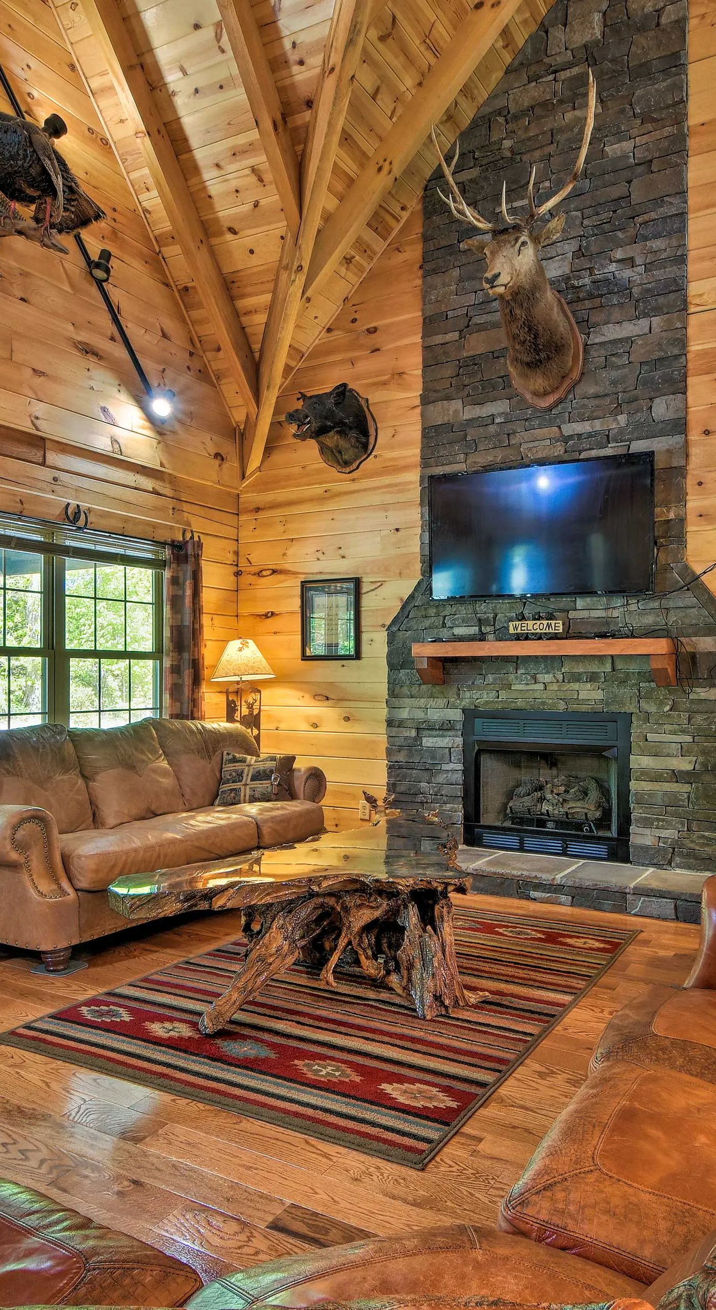 Trenton Cabin w/ Hot Tub - 14 Mi to Lookout Mtn!