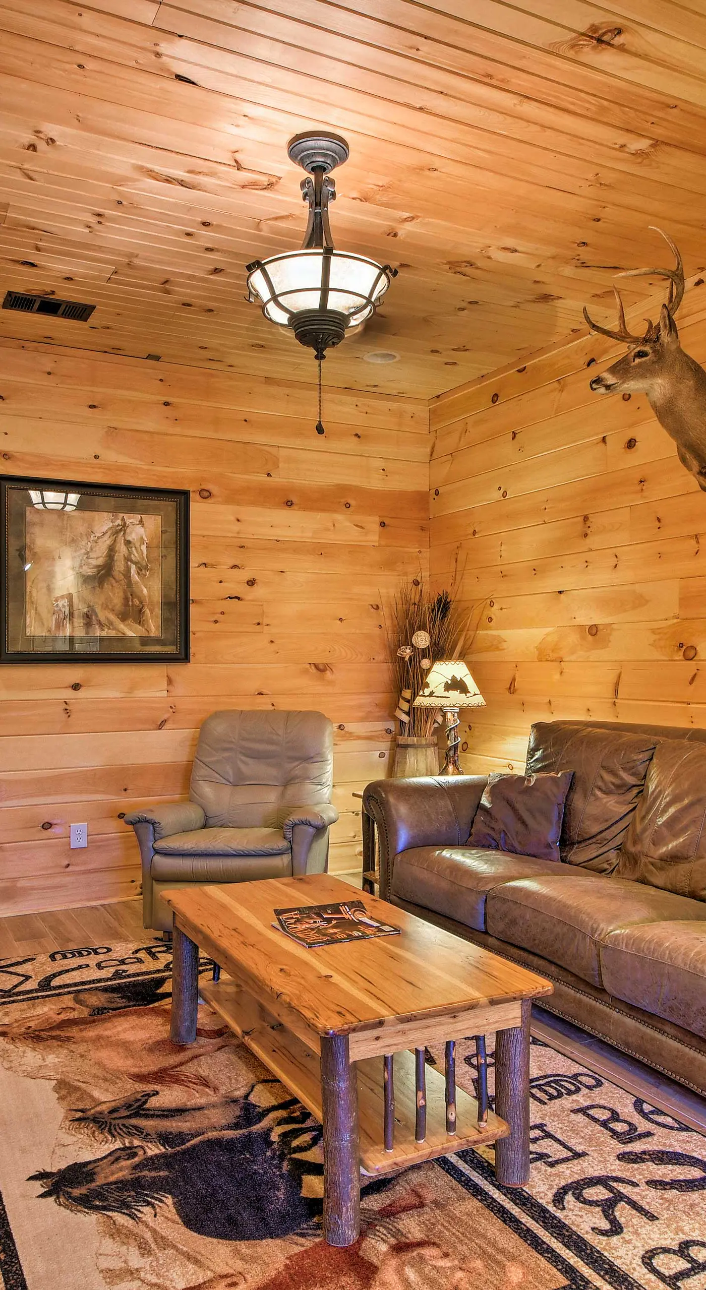 Trenton Cabin w/ Hot Tub - 14 Mi to Lookout Mtn!