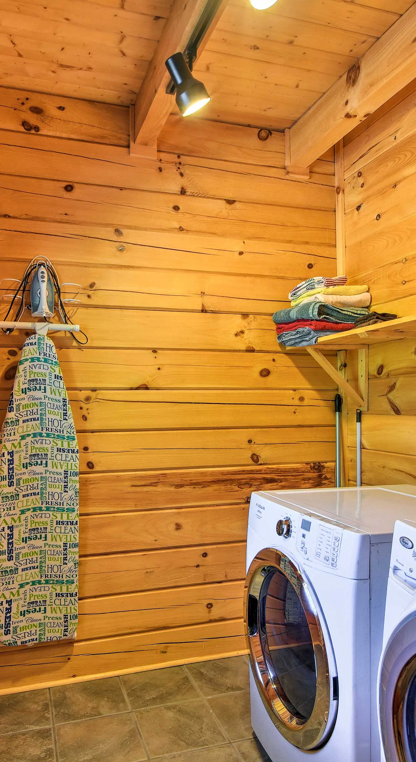 Trenton Cabin w/ Hot Tub - 14 Mi to Lookout Mtn!