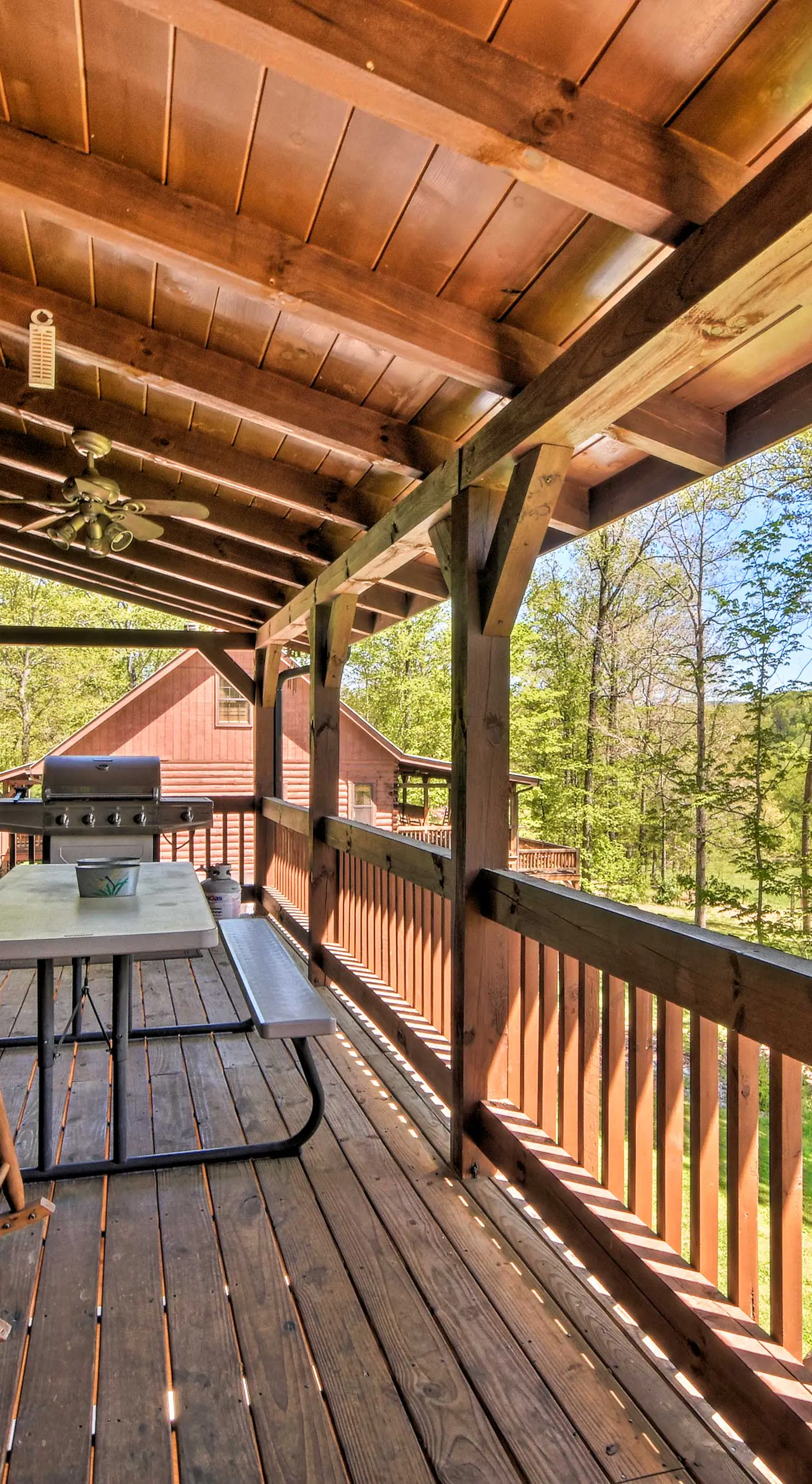 Trenton Cabin w/ Hot Tub - 14 Mi to Lookout Mtn!