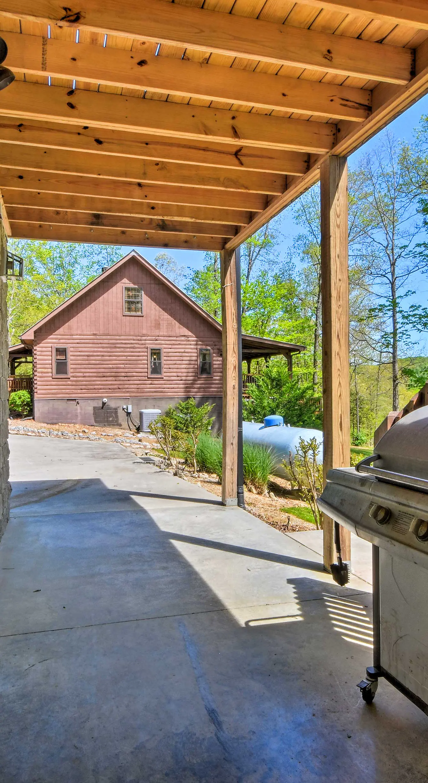 Trenton Cabin w/ Hot Tub - 14 Mi to Lookout Mtn!