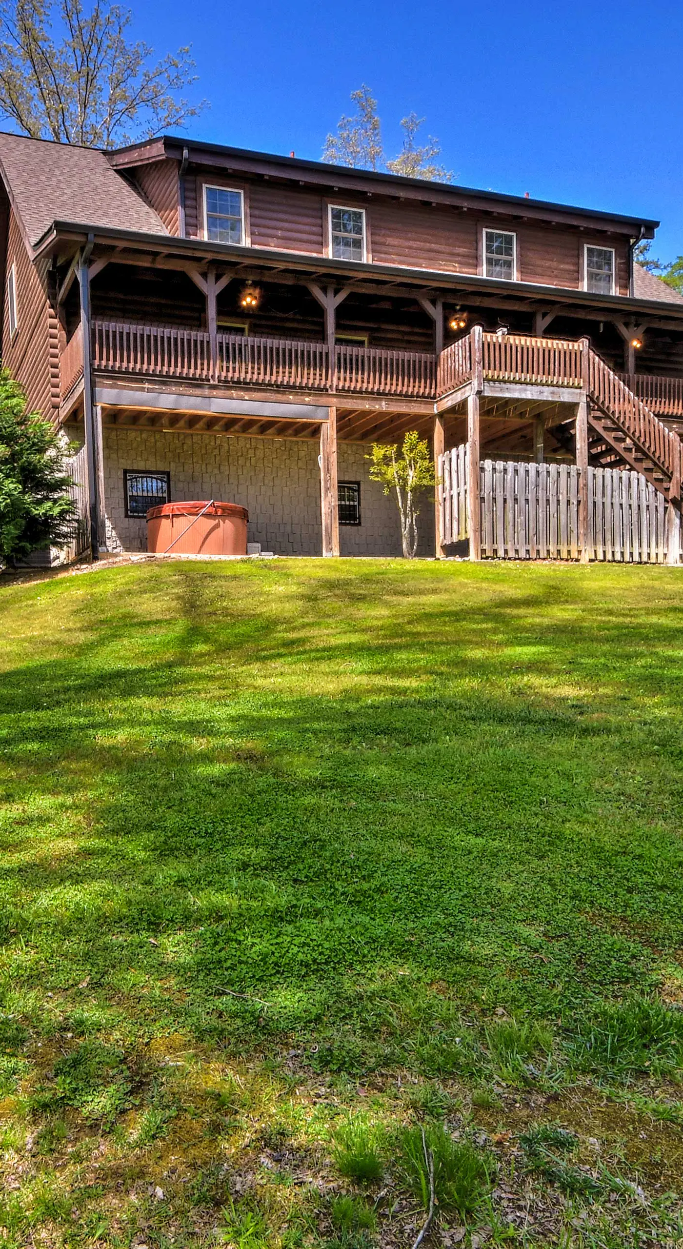Trenton Cabin w/ Hot Tub - 14 Mi to Lookout Mtn!
