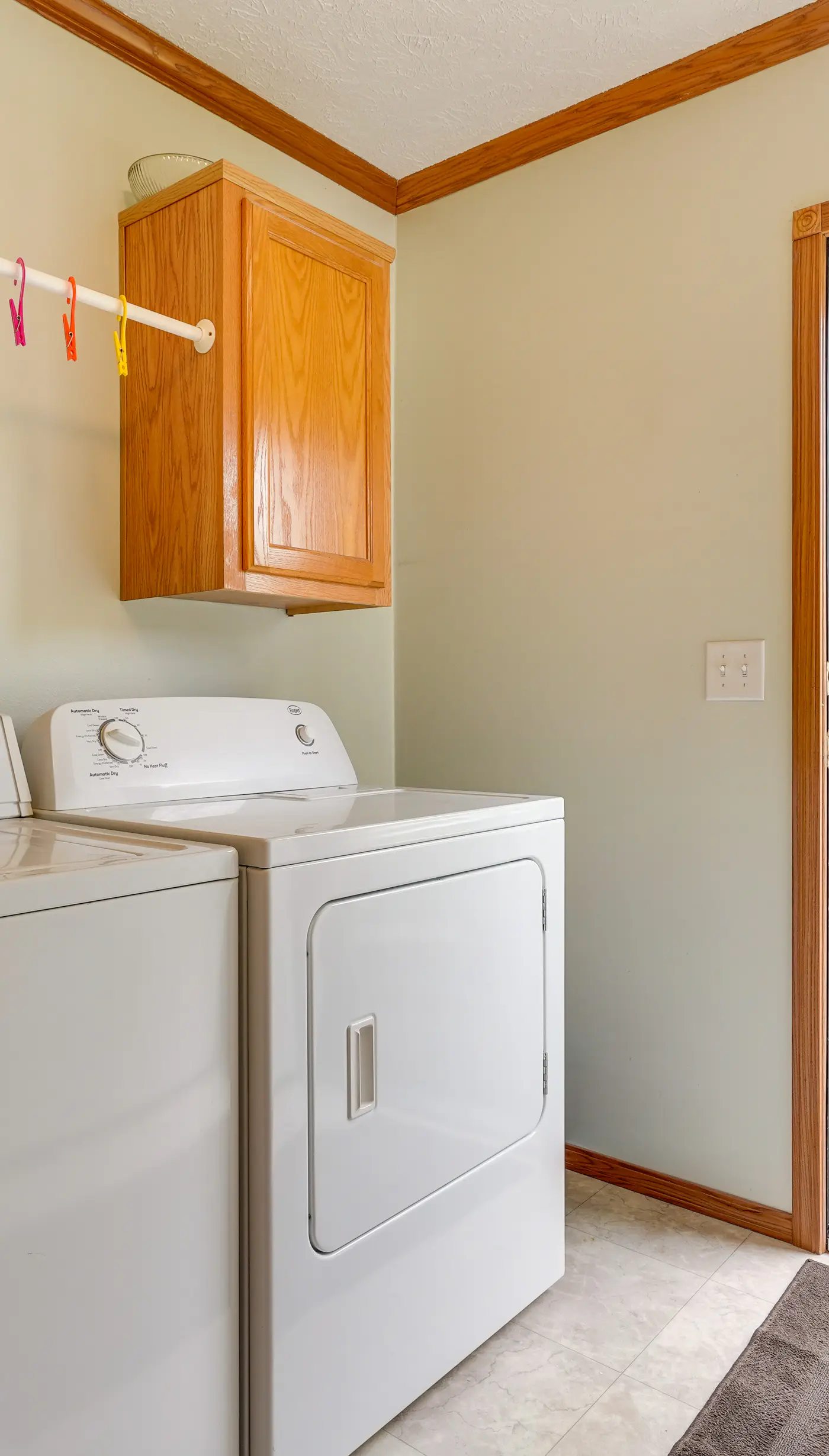 Serene Zanesville Getaway: Hot Tub, 2 Decks!