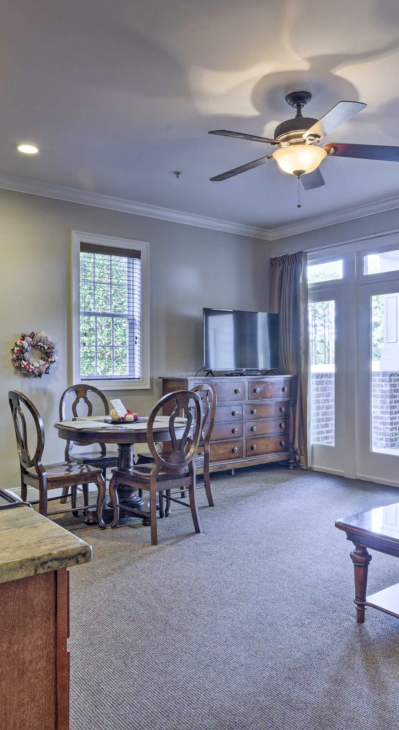 Resort-Style Condo/Suite on Golf Course w/ Pool!