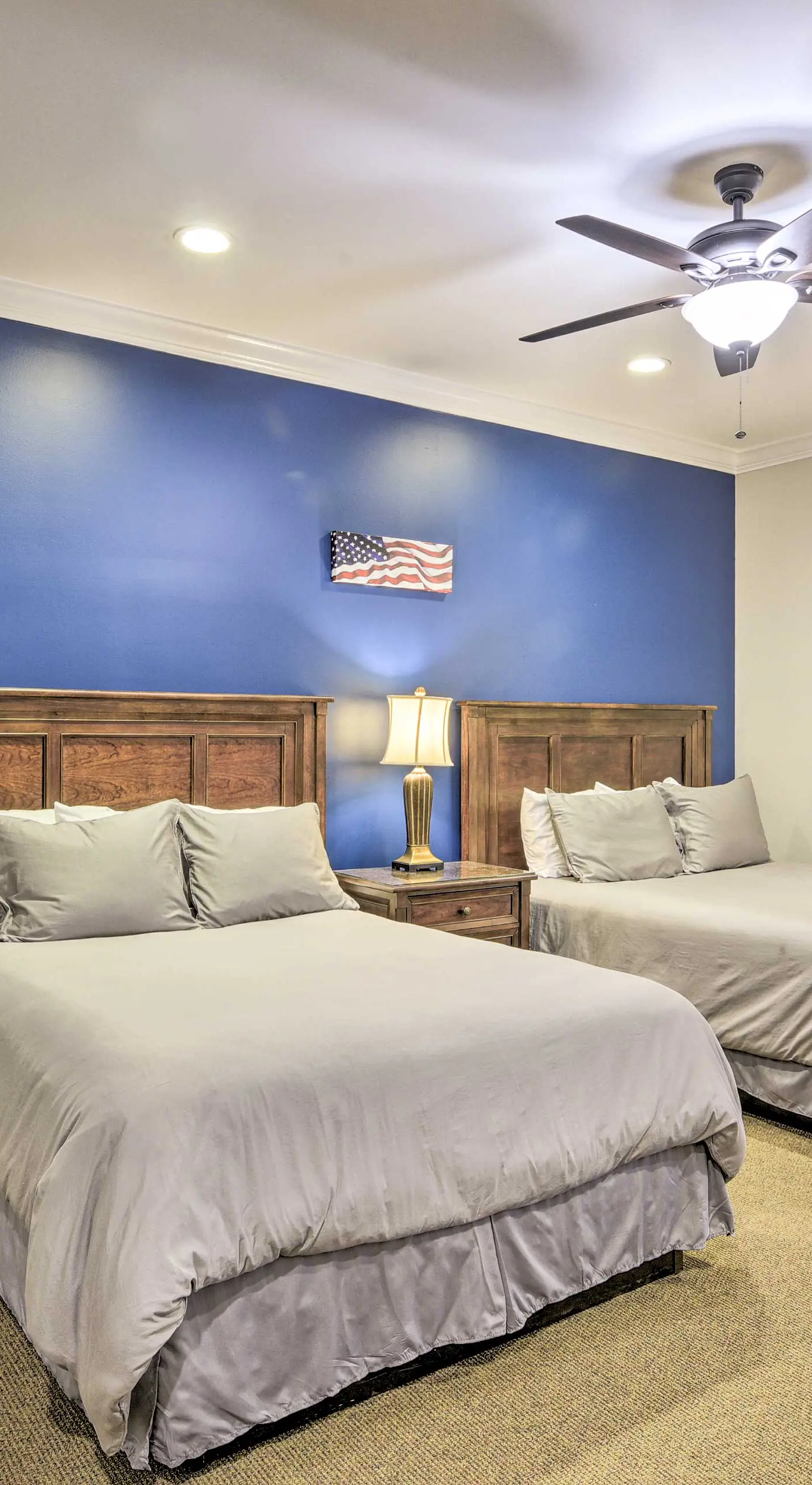Resort-Style Condo/Suite on Golf Course w/ Pool!