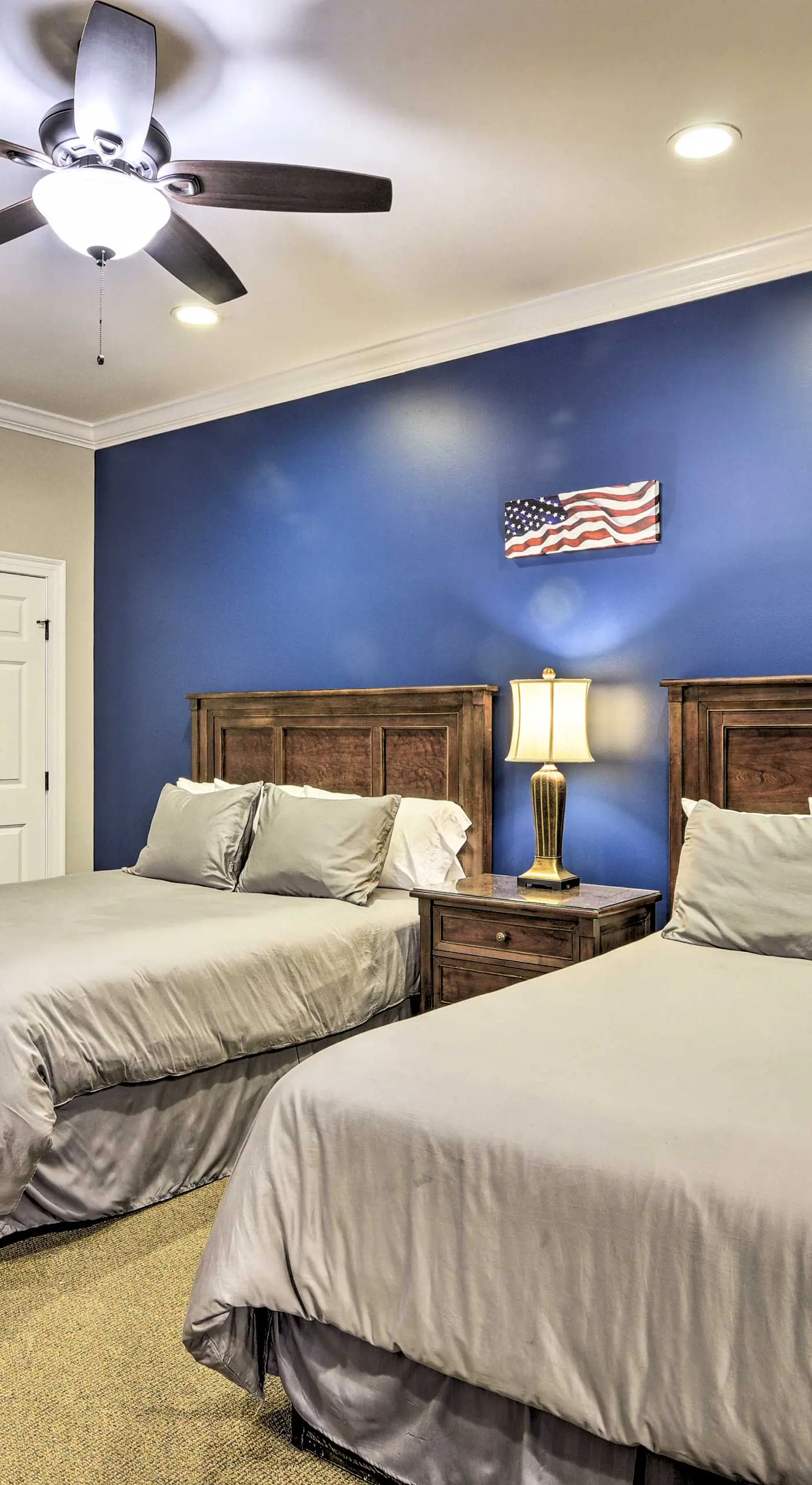 Resort-Style Condo/Suite on Golf Course w/ Pool!