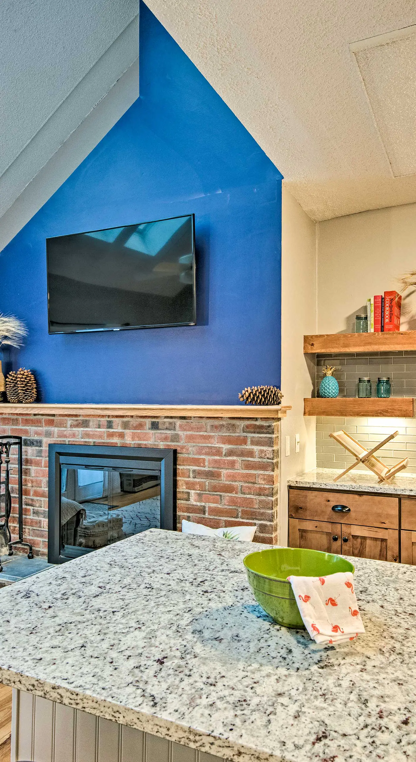 Near Newfound Lake: Plymouth Condo w/ Fireplace!