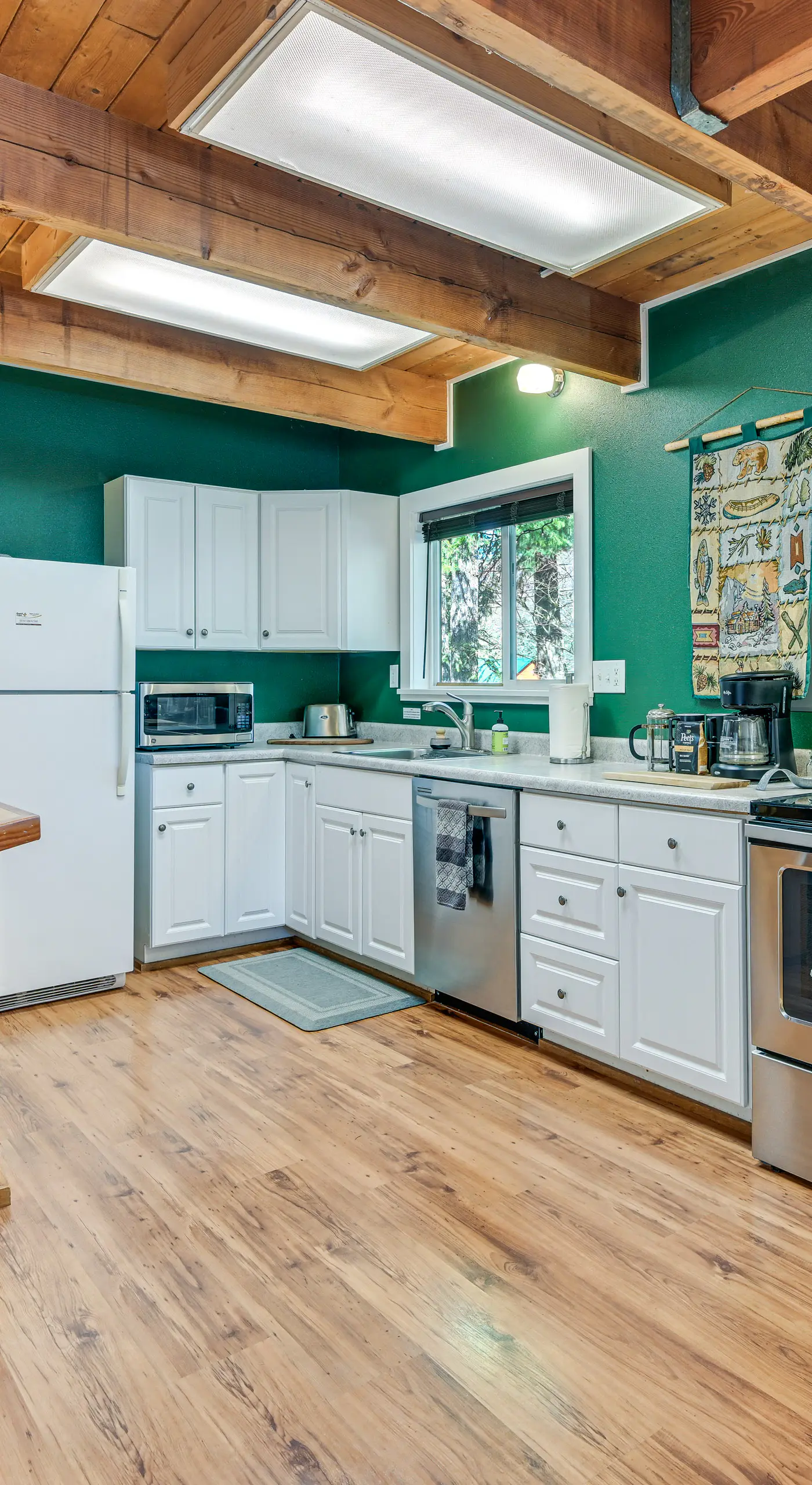 Cozy Ashford Home - 5 Mi to Rainier Nat'l Park!