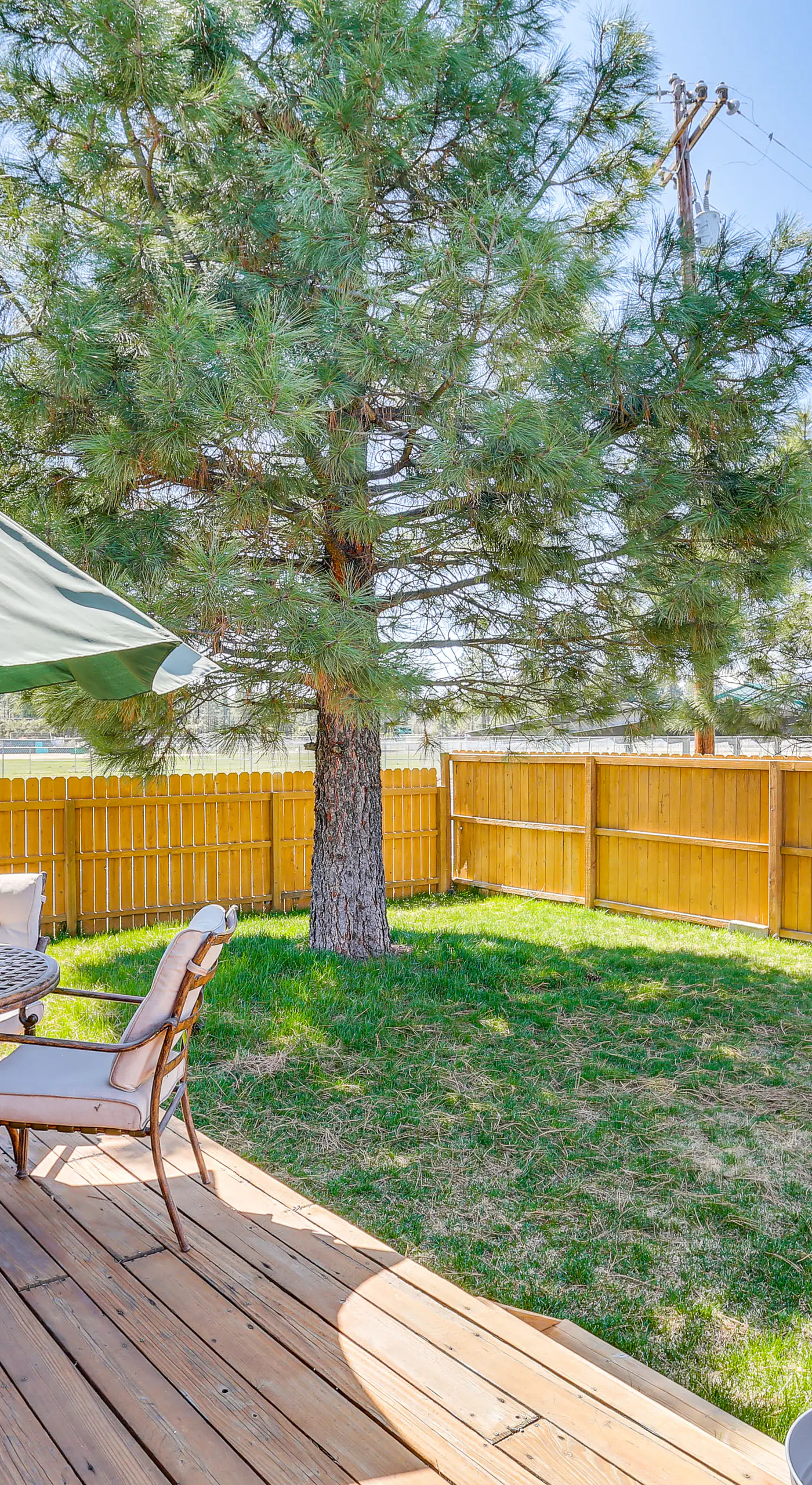 < 1 Mi to Lake Almanor: Home w/ Furnished Decks!