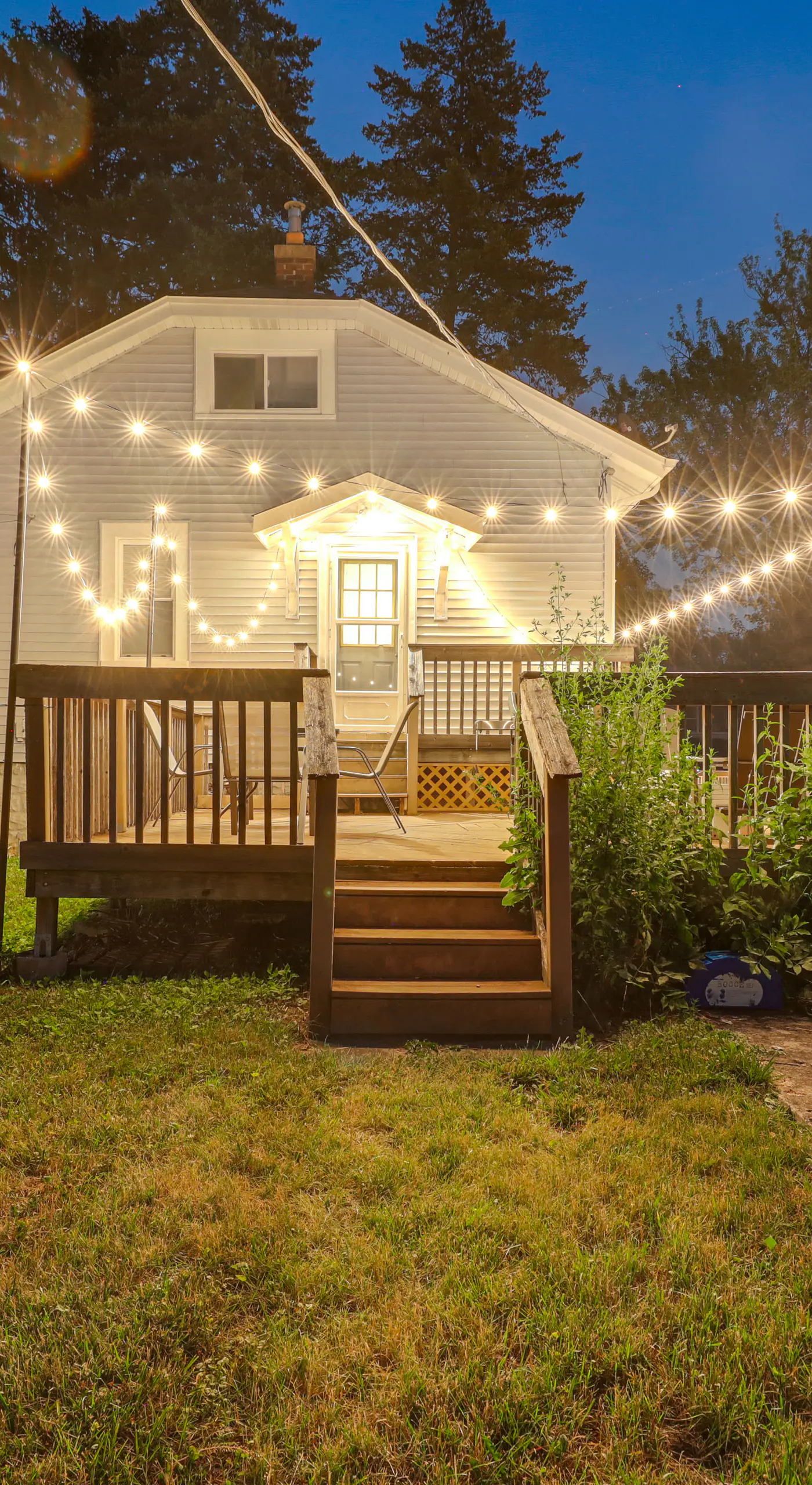 Westmont Home w/ Hot Tub! Walk to Metra Station