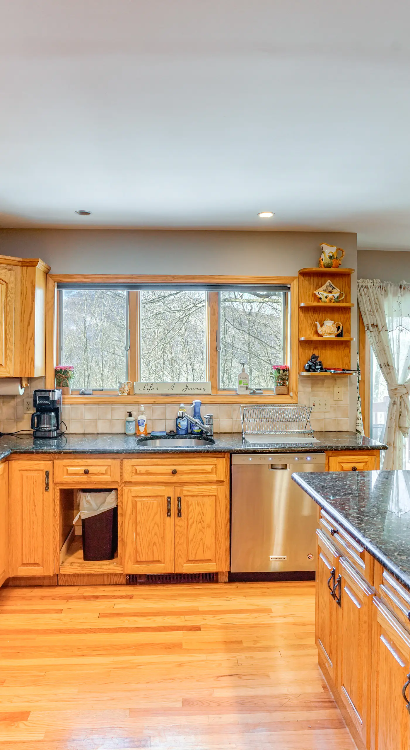 < 1 Mi to Hunter Mtn: Spacious Home w/ Hot Tub!