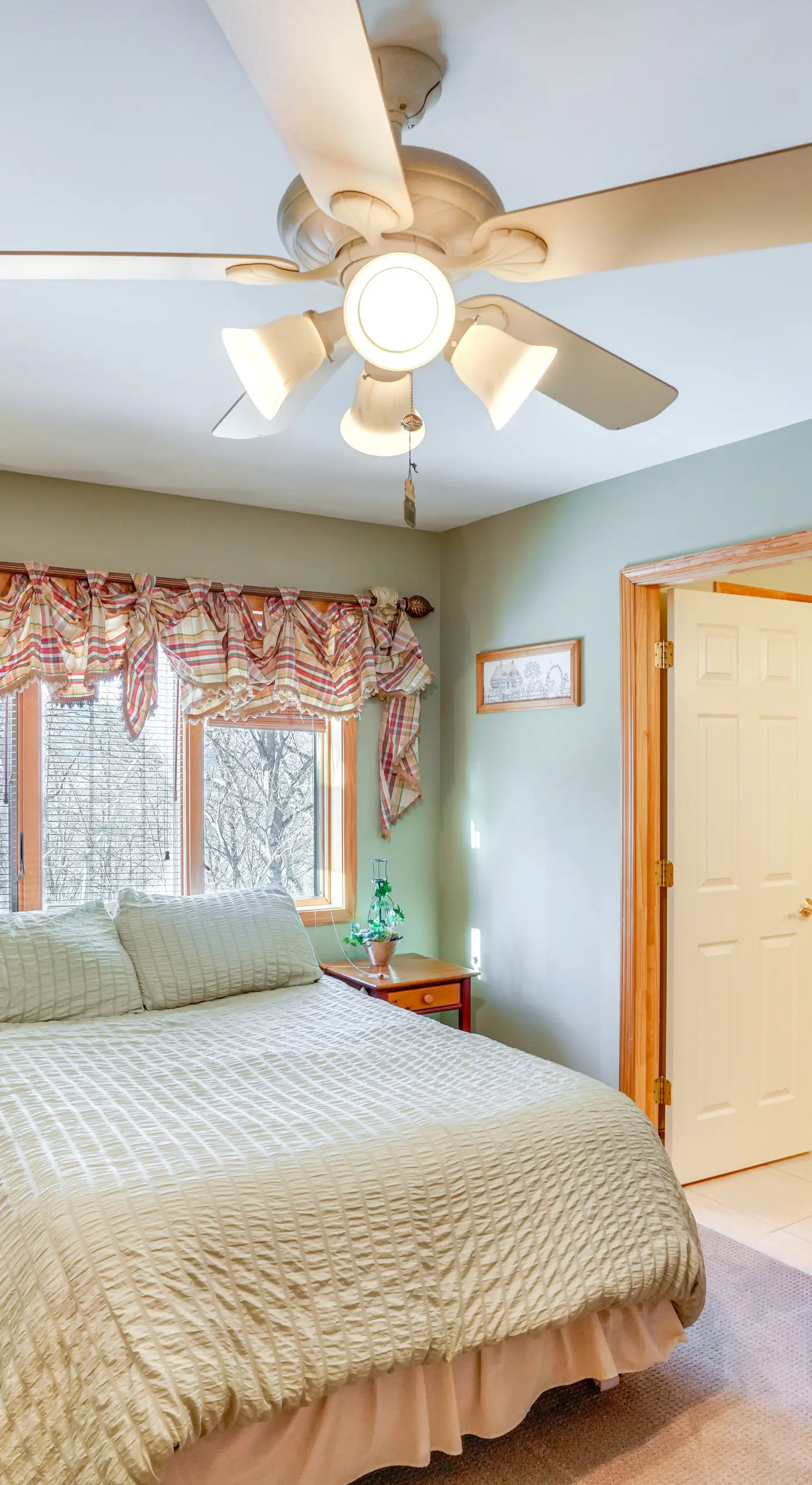 < 1 Mi to Hunter Mtn: Spacious Home w/ Hot Tub!