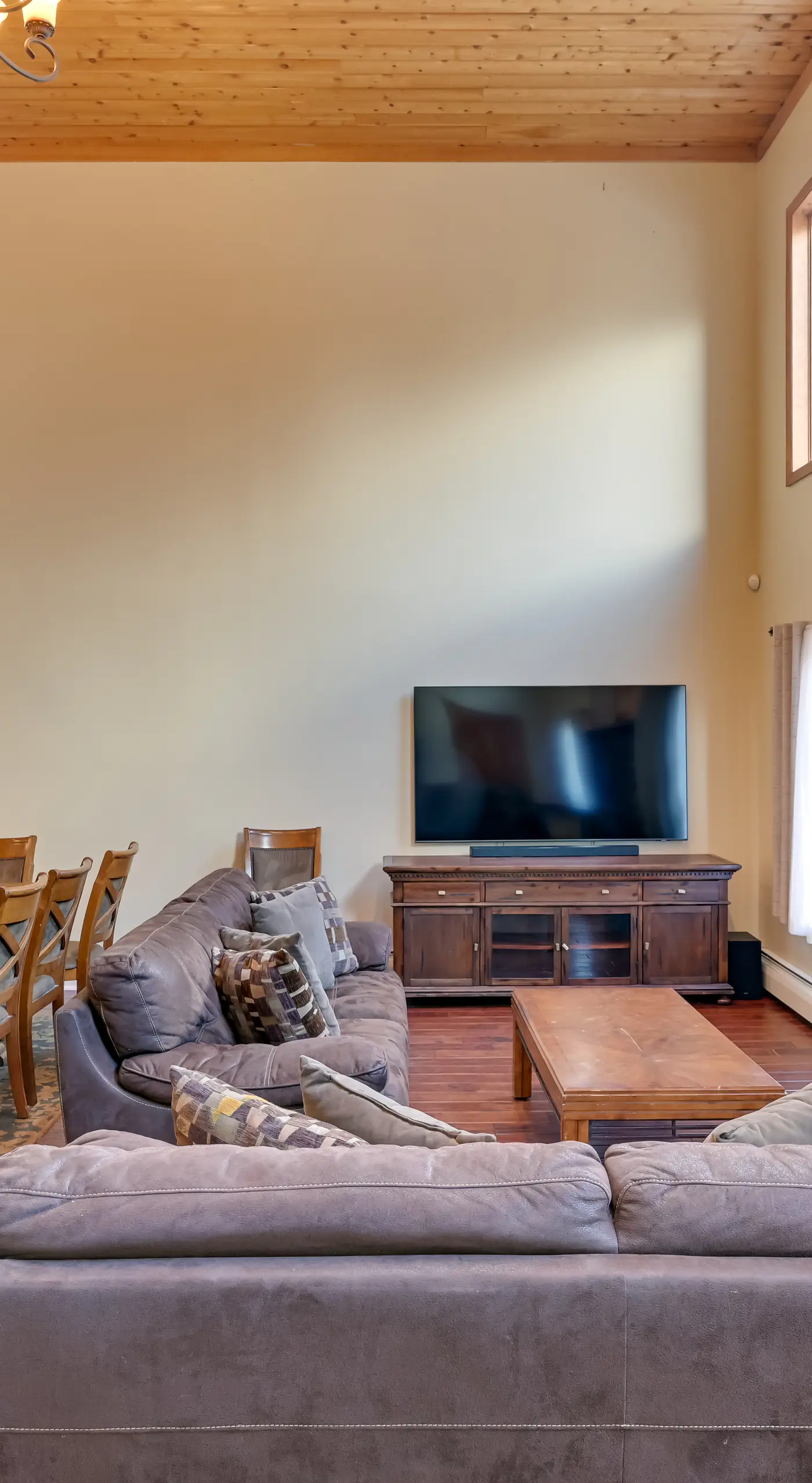 < 1 Mi to Hunter Mtn Skiing: Family-Friendly Stay!
