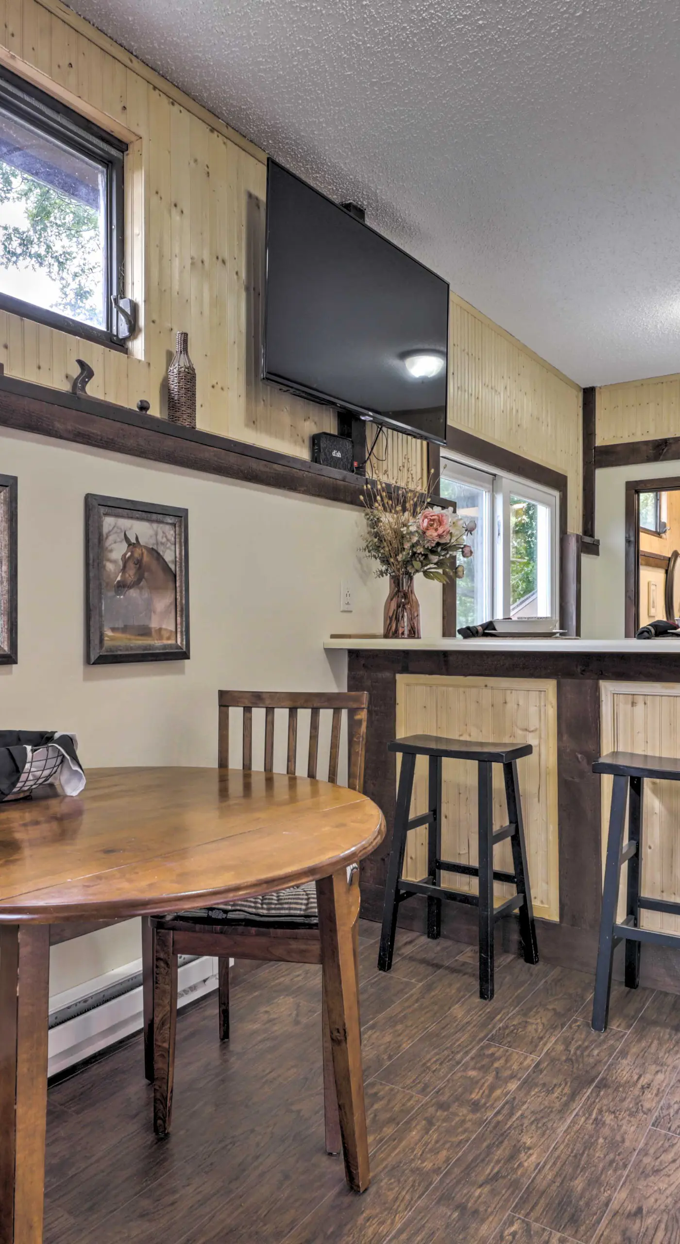 Private Guest House w/ Deck + Spectacular Views!