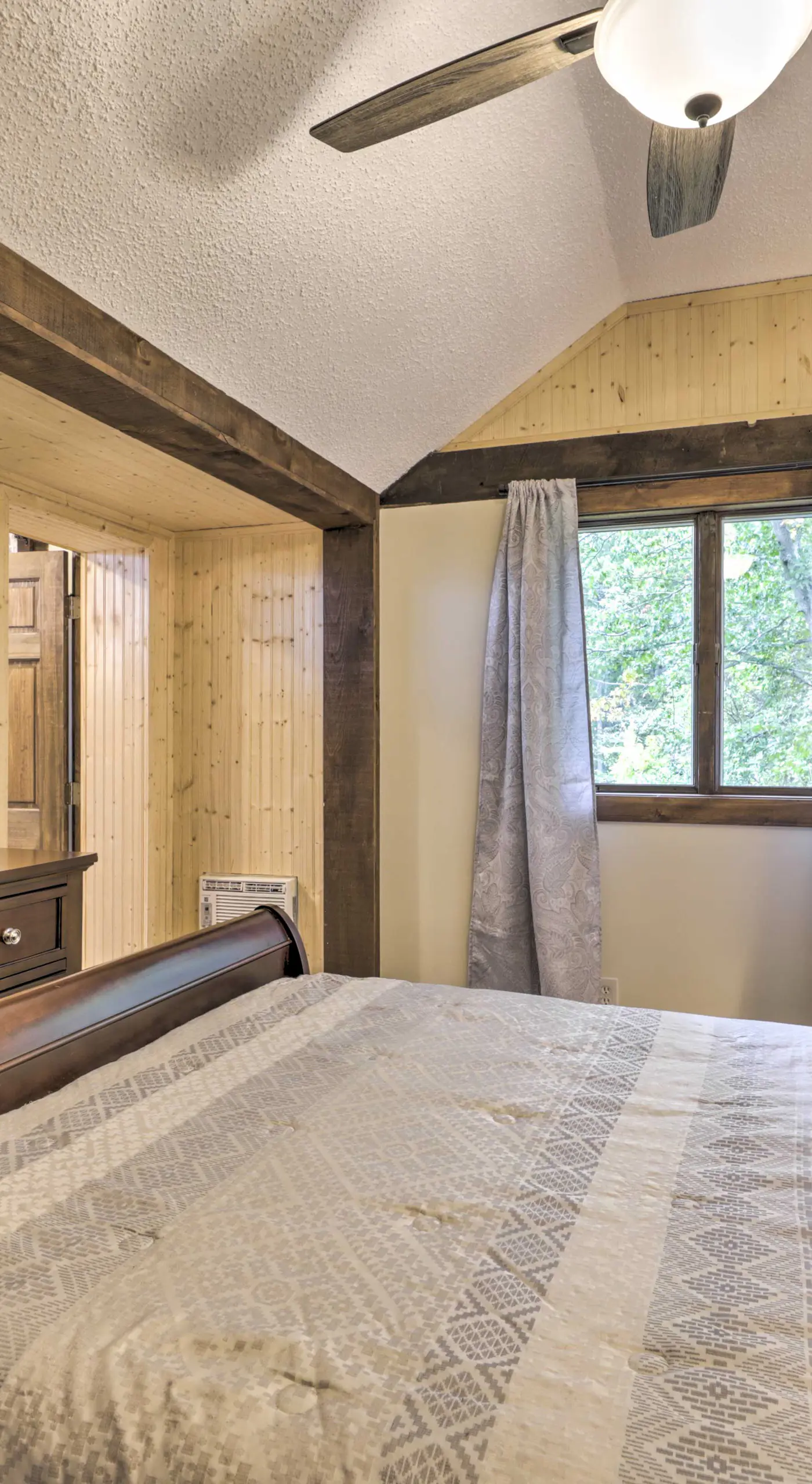 Private Guest House w/ Deck + Spectacular Views!
