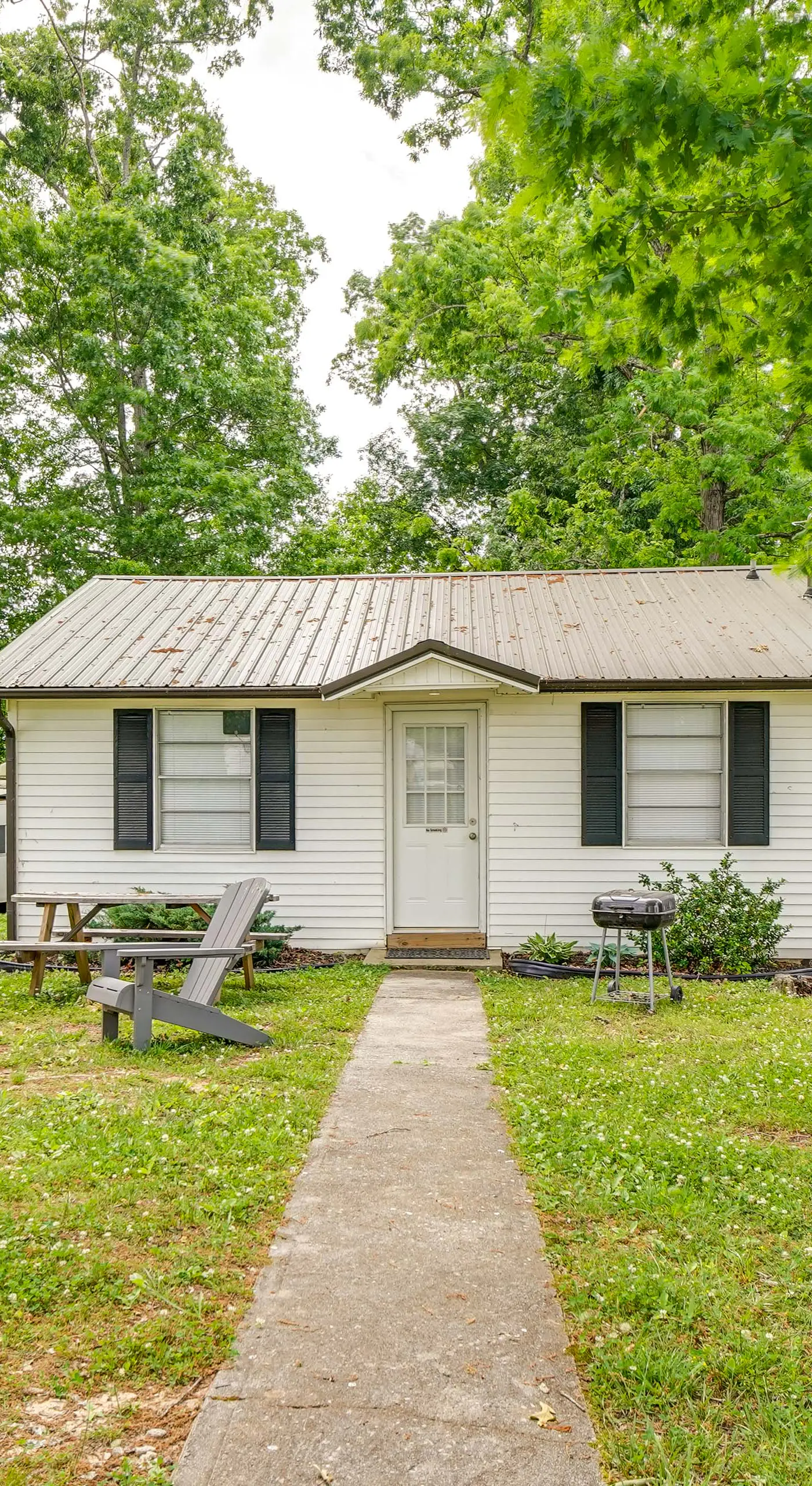 Dandridge Cabin in Inspiration Cove w/ Lake Access