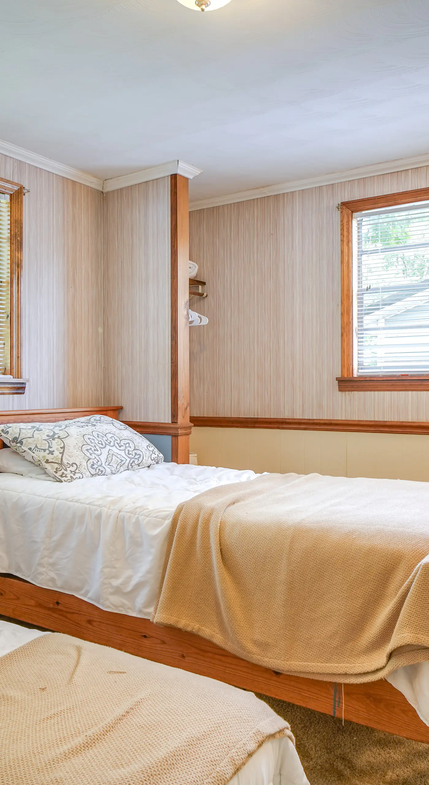 Dandridge Cabin in Inspiration Cove w/ Lake Access