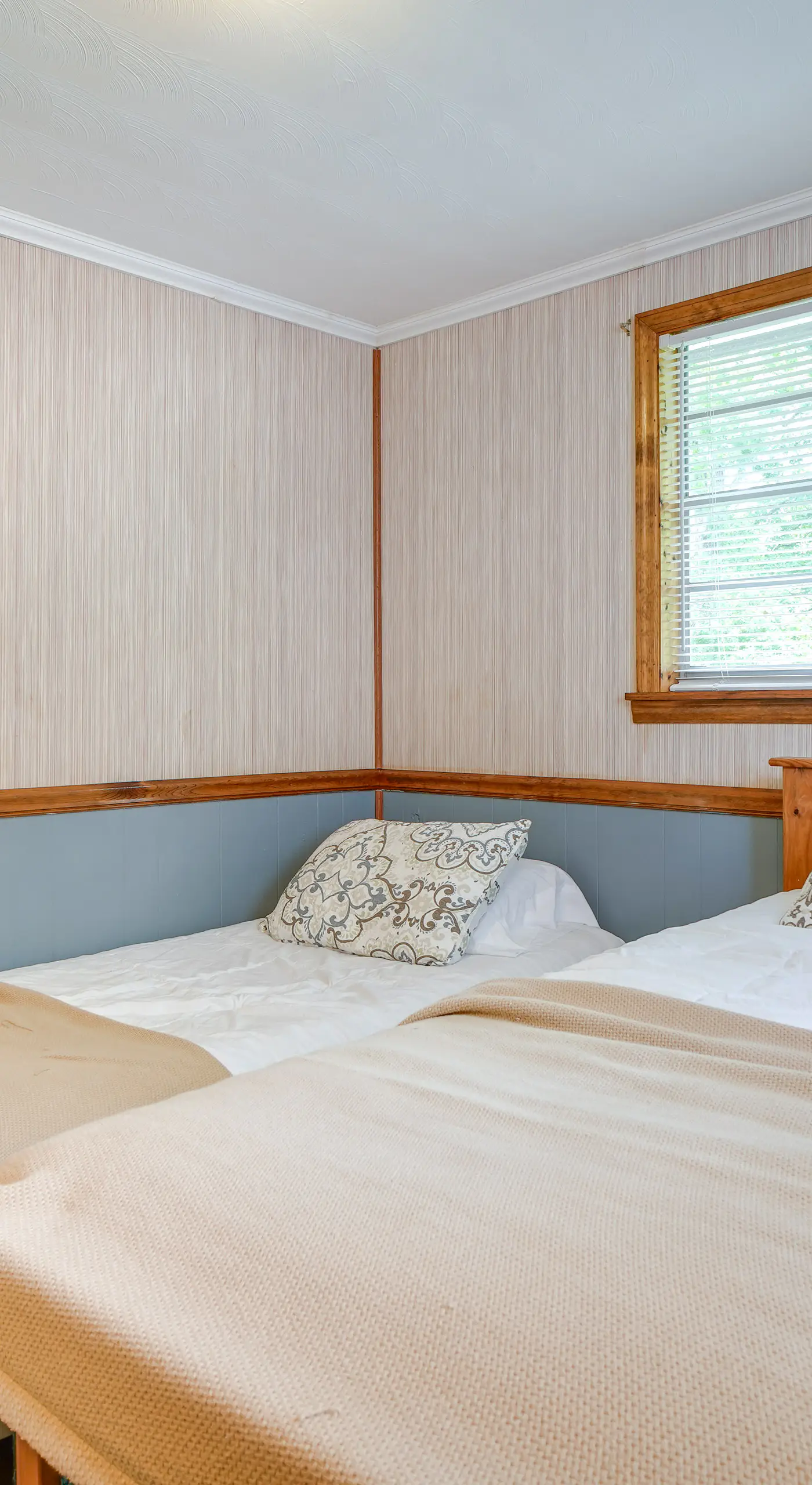 Dandridge Cabin in Inspiration Cove w/ Lake Access