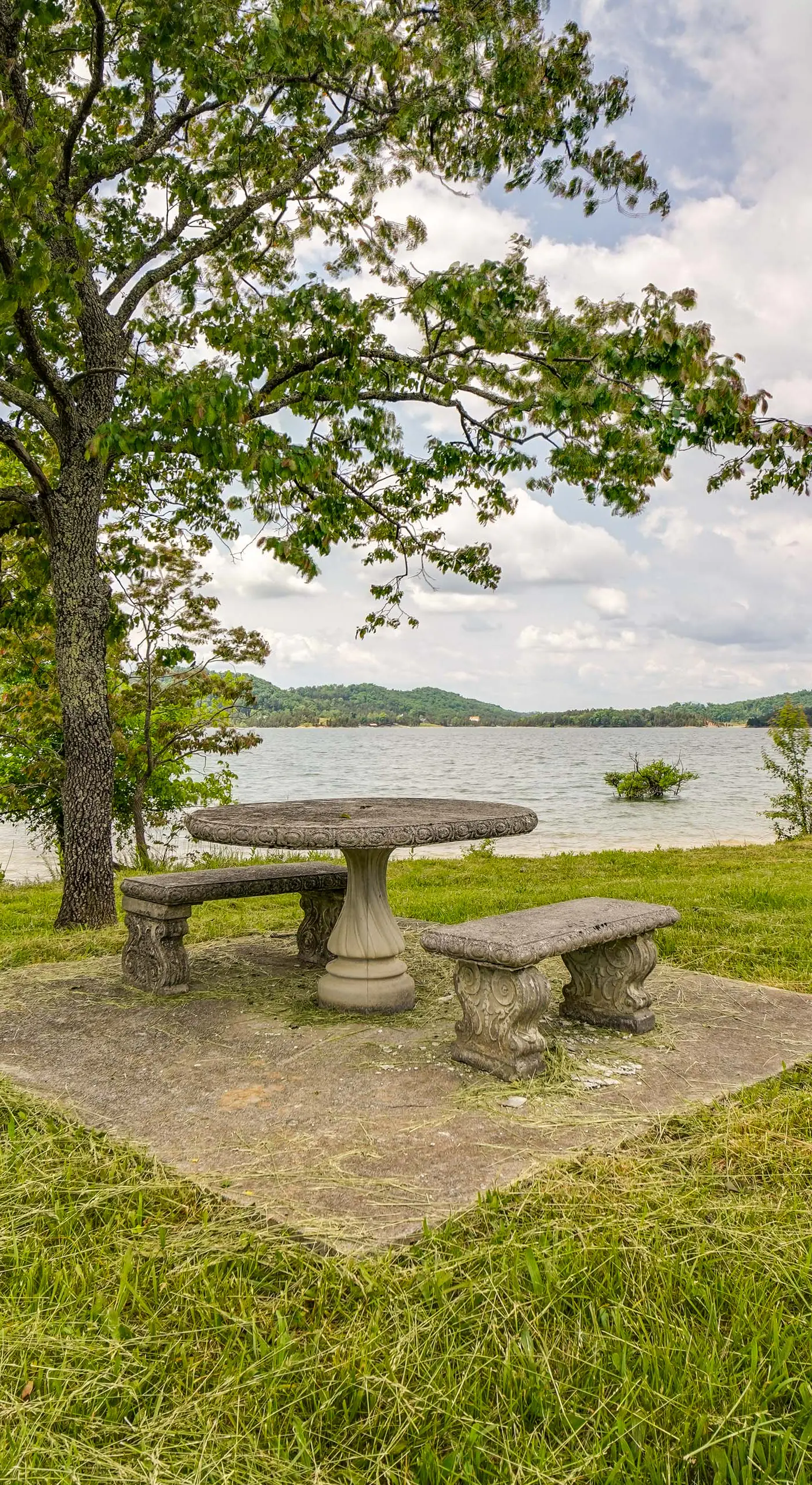 Dandridge Cabin in Inspiration Cove w/ Lake Access